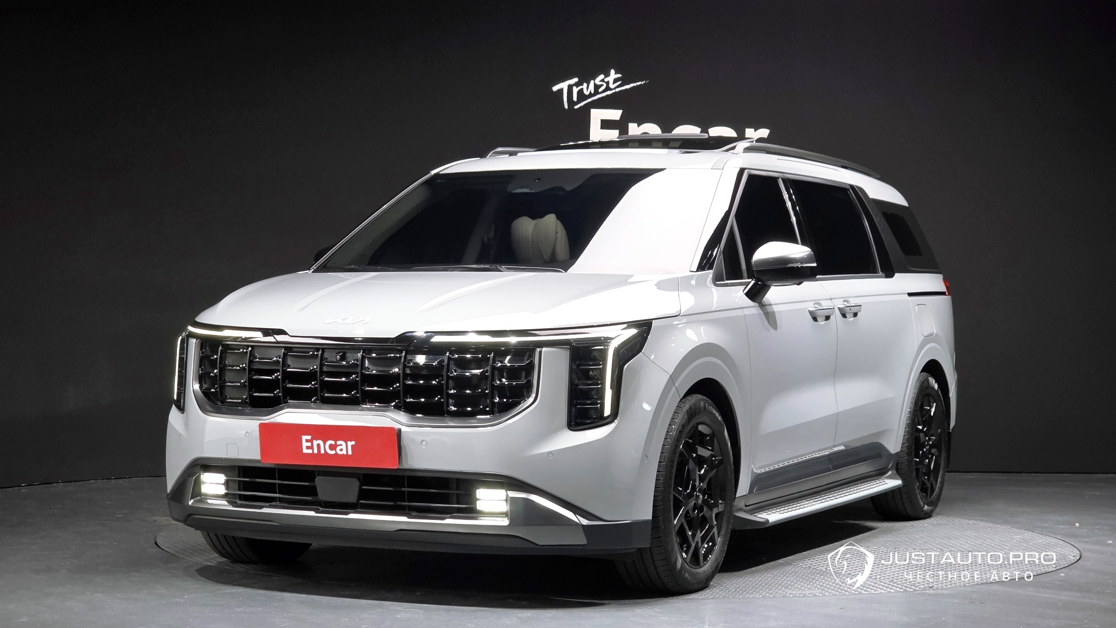 Автомобиль Kia Canival