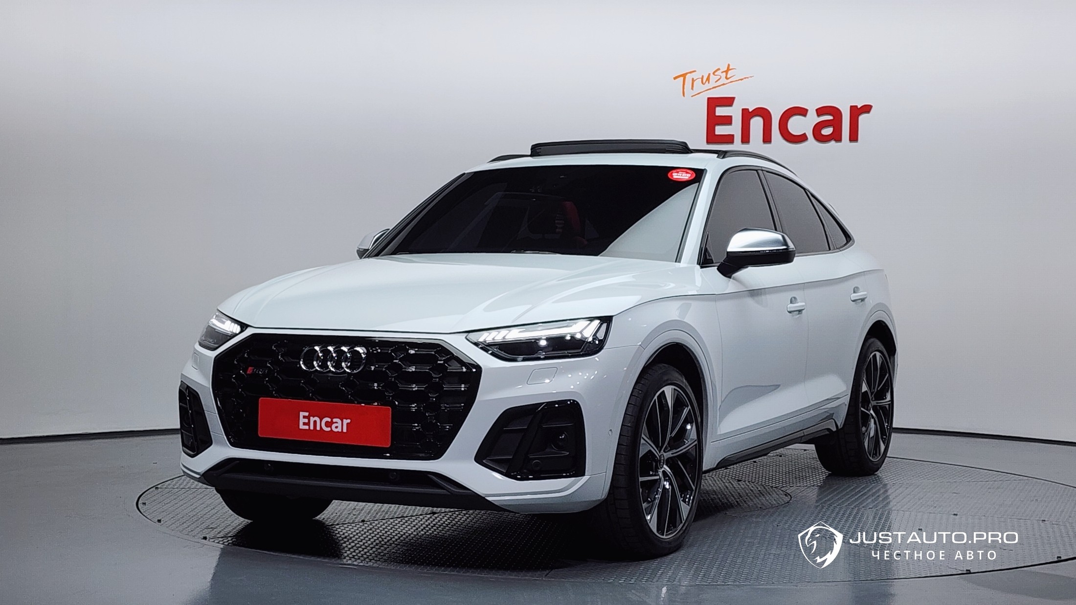 Автомобиль Audi SQ5