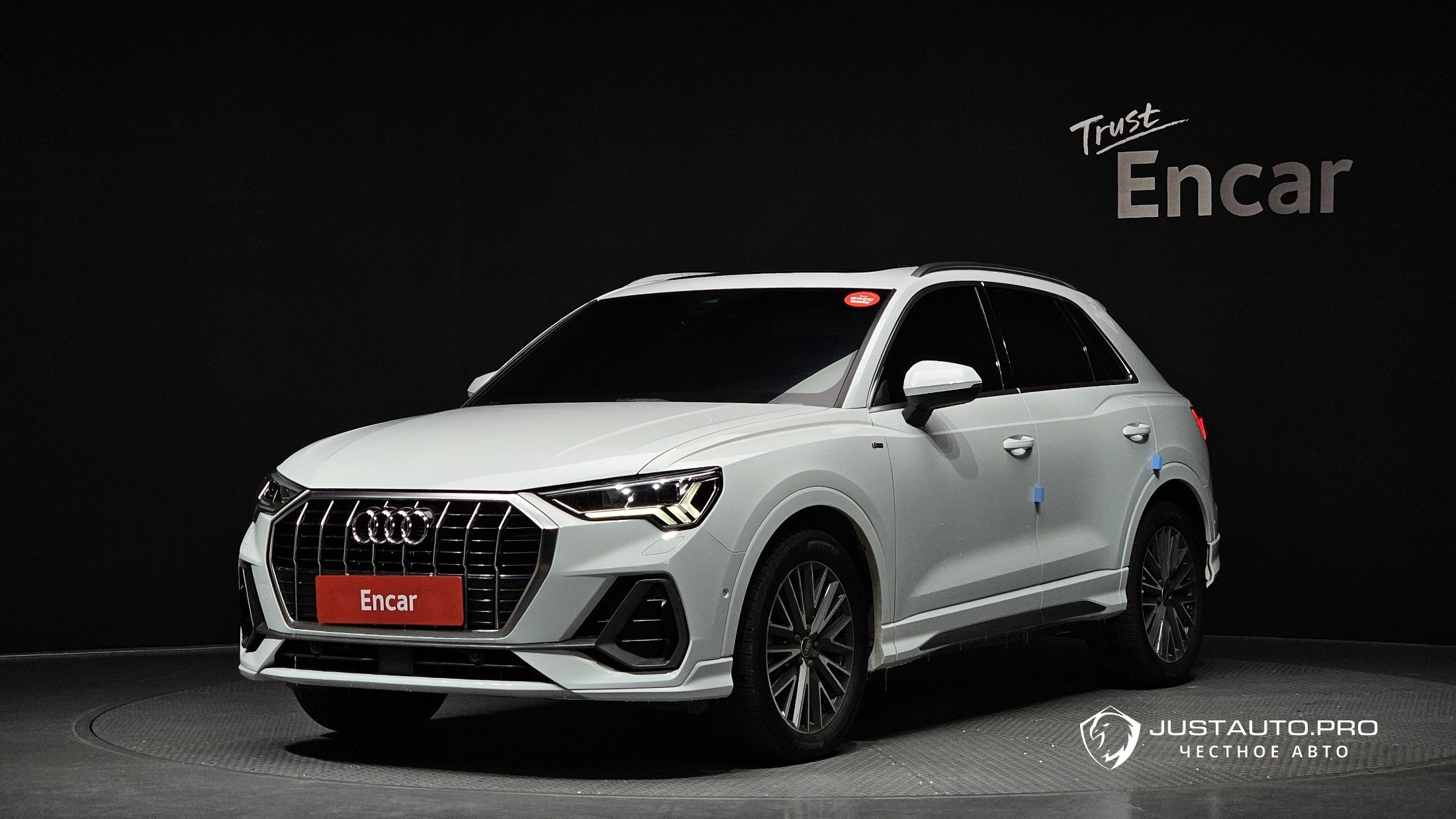 Автомобиль Audi Q3
