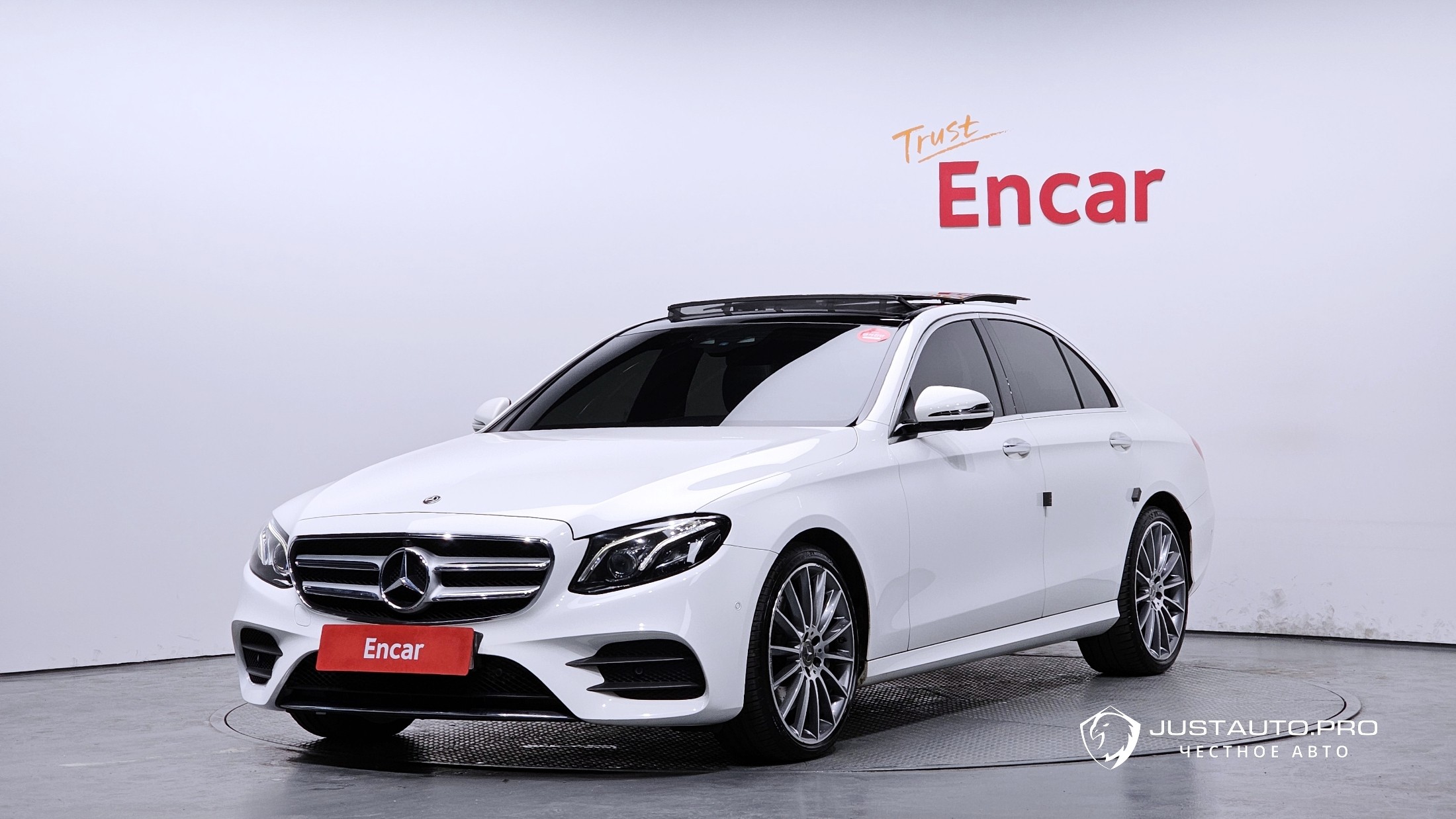 Автомобиль Mercedes-Benz E-Class