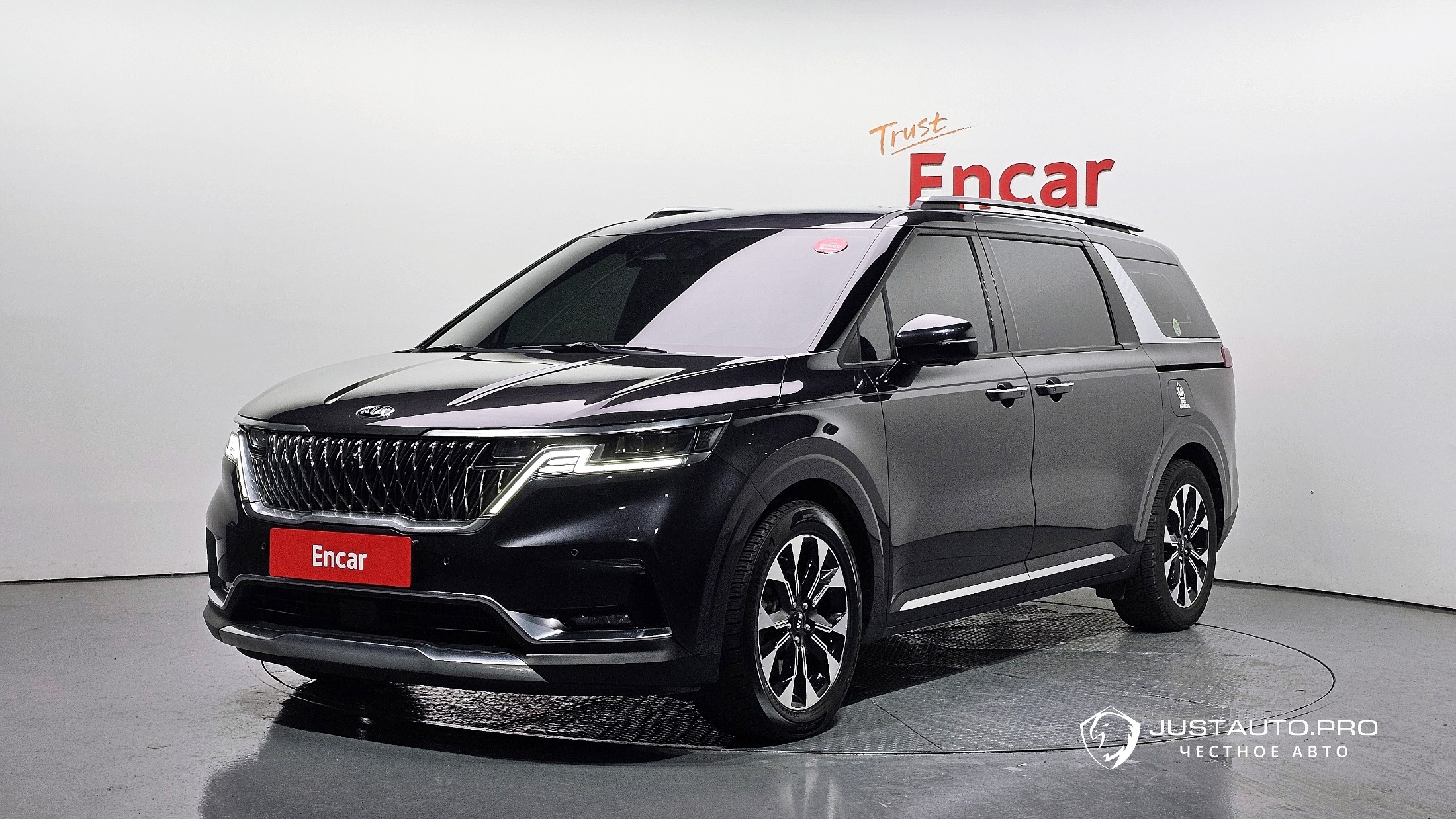 Автомобиль Kia Canival