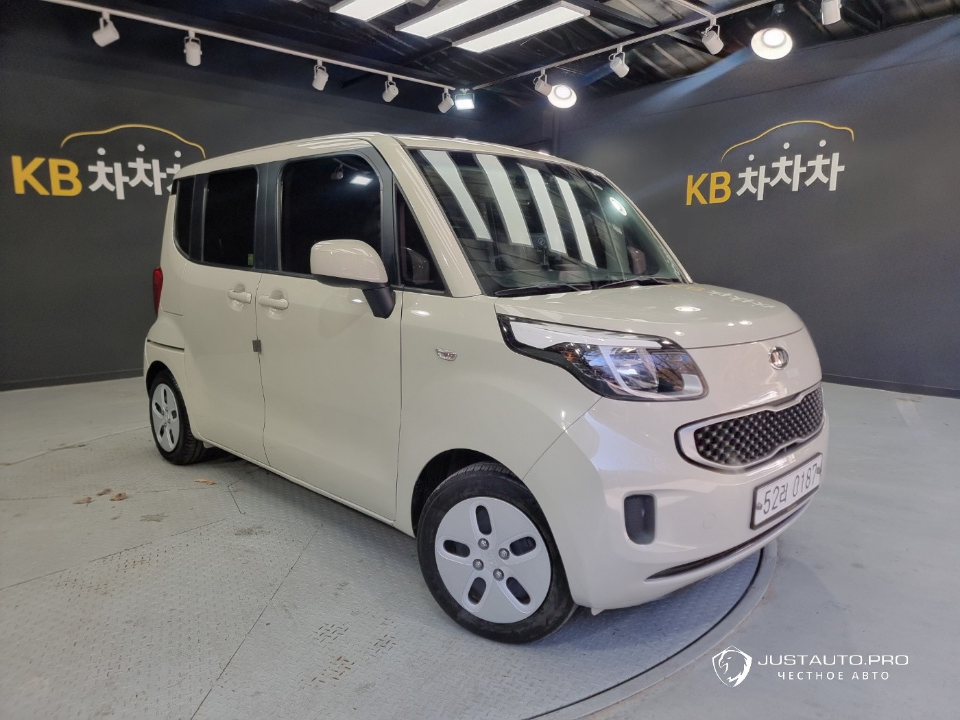 Автомобиль Kia RAY