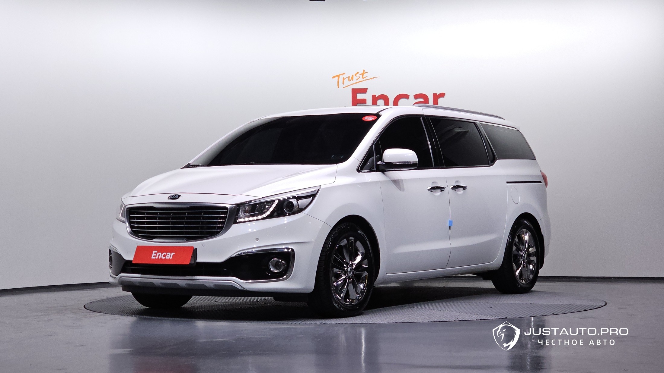 Автомобиль Kia Canival