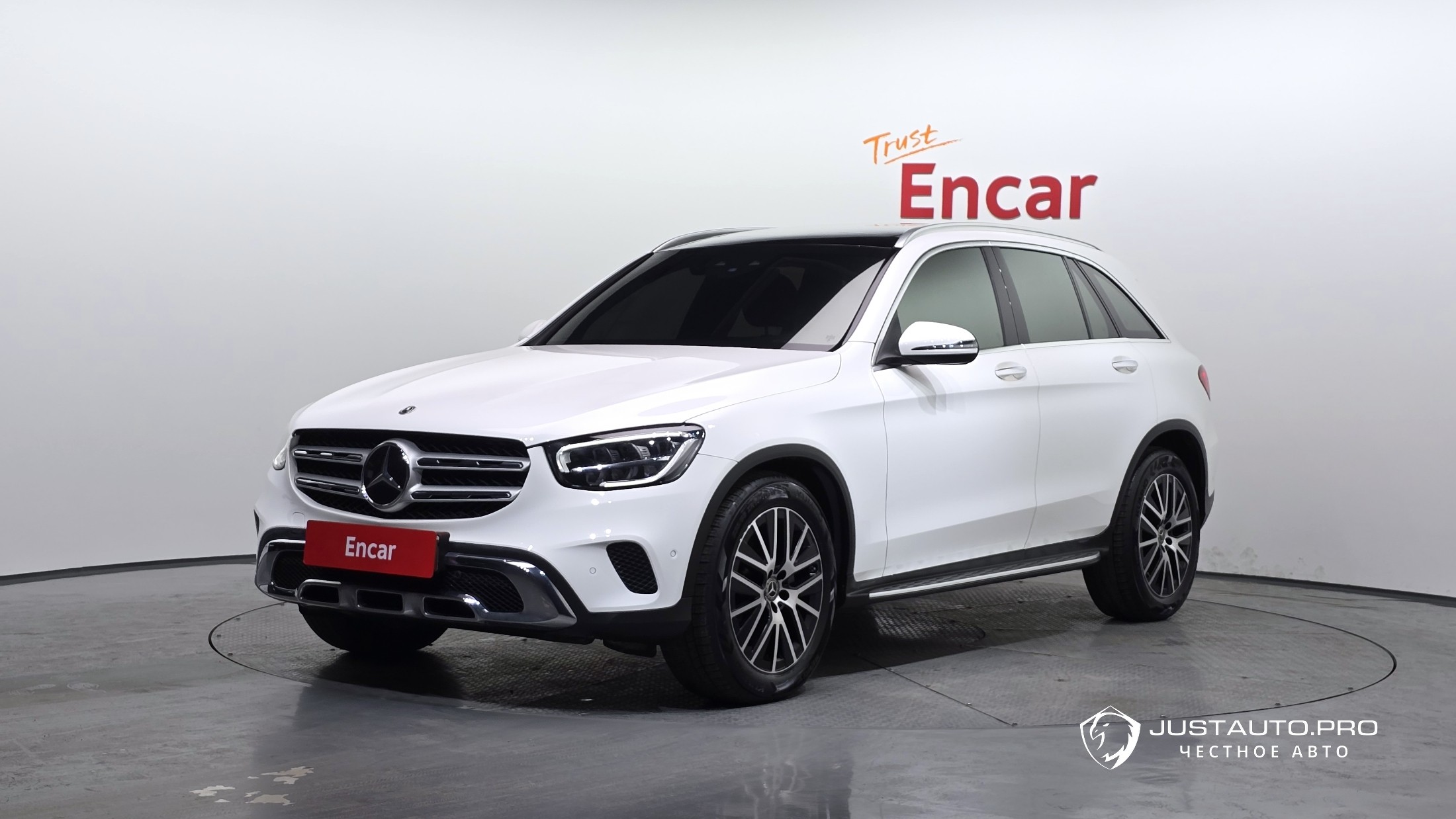 Автомобиль Mercedes-Benz GLC-Class