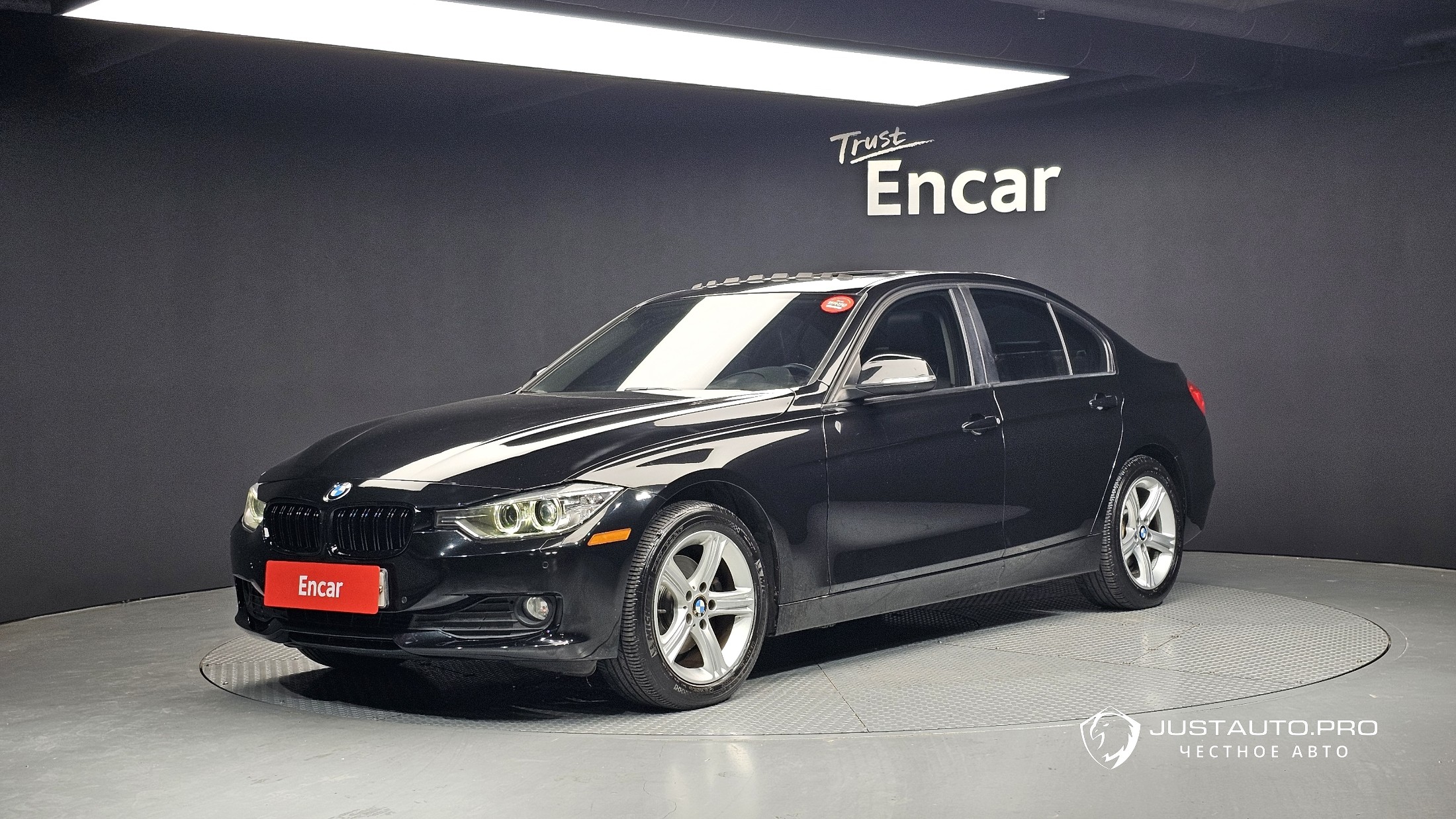 Автомобиль BMW 3-Series