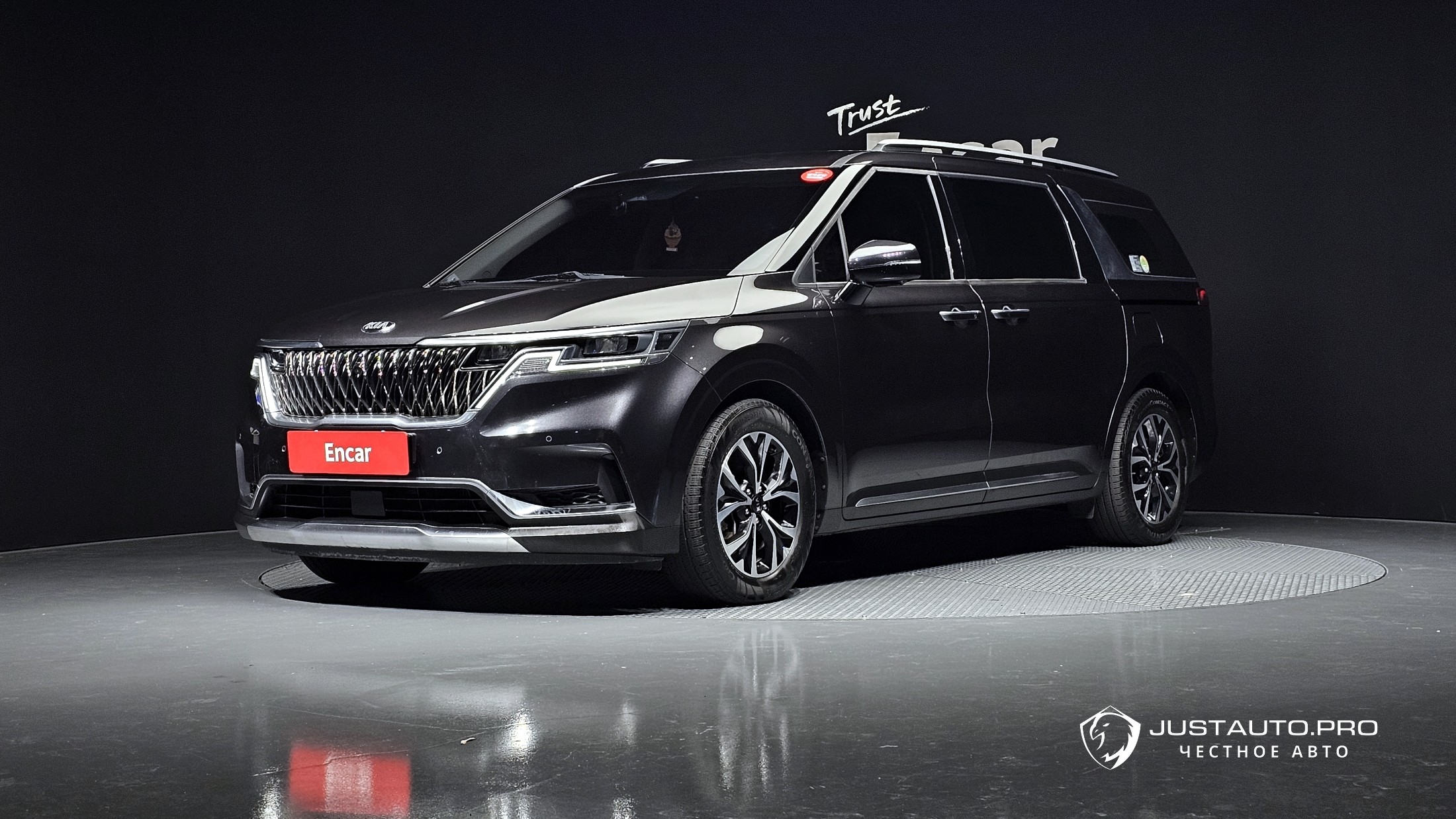 Автомобиль Kia Canival