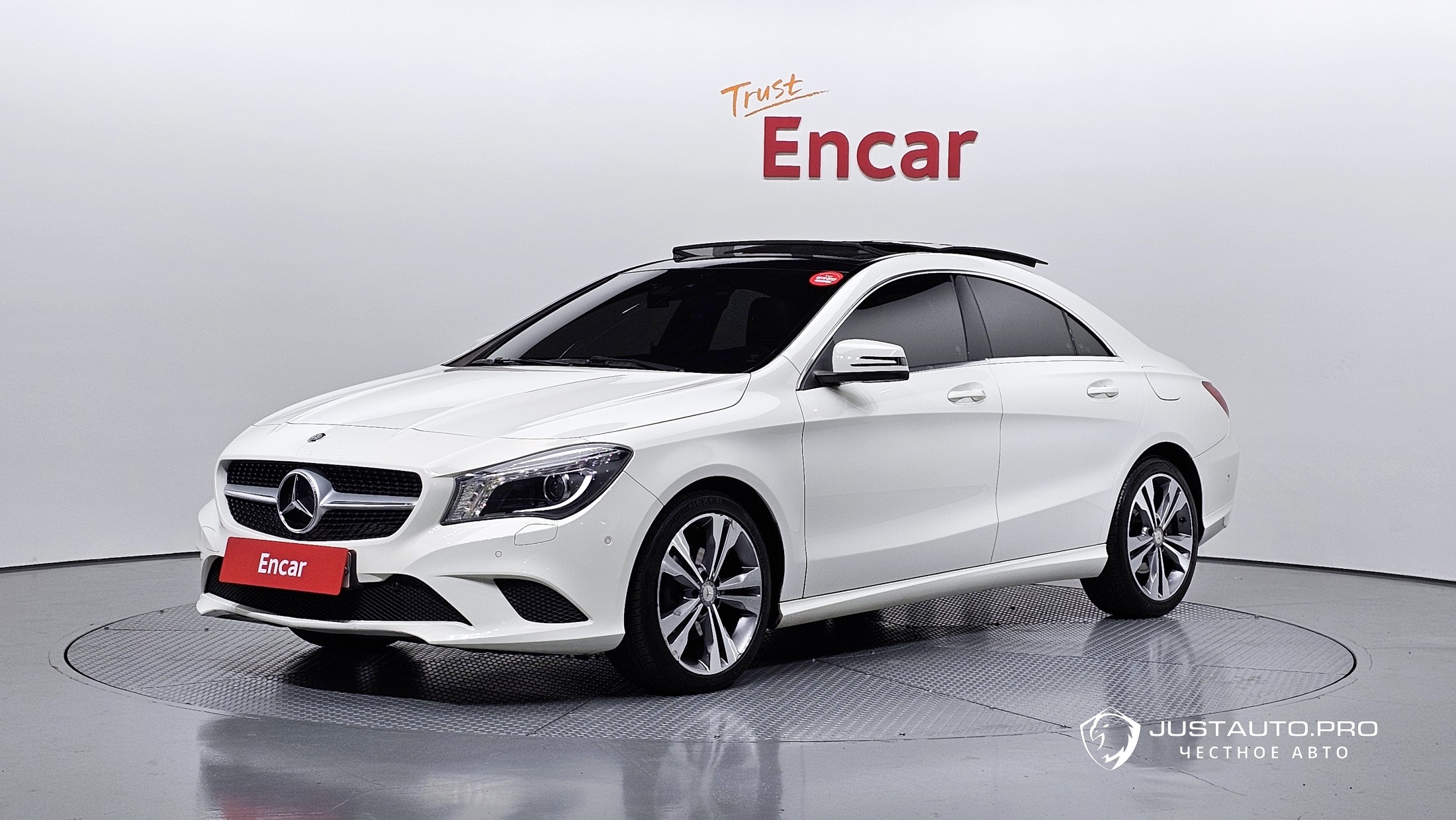 Автомобиль Mercedes-Benz CLA-Class