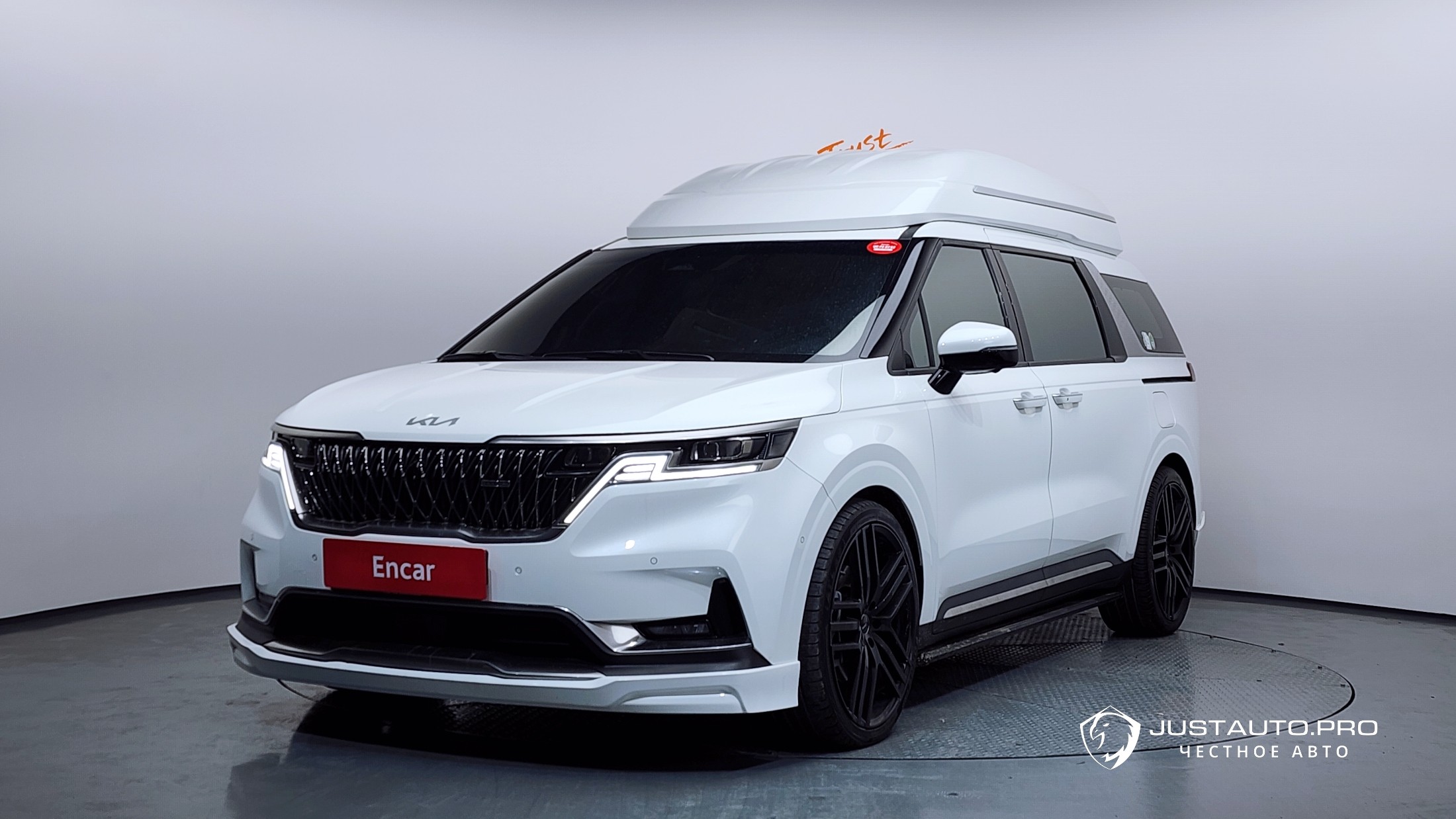 Автомобиль Kia Canival