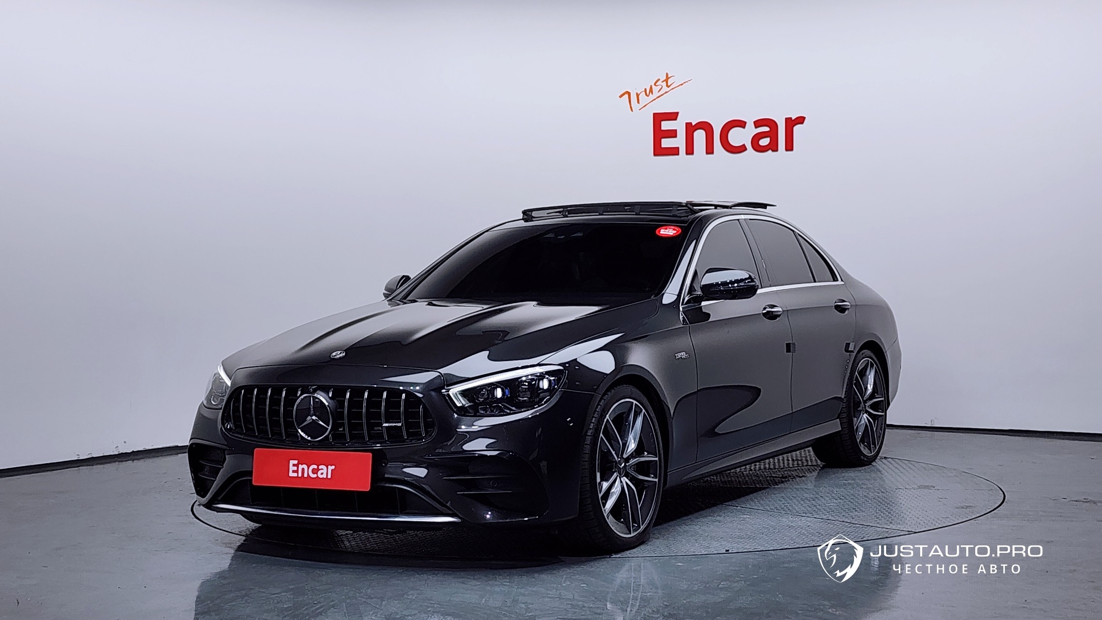 Автомобиль Mercedes-Benz E-Class