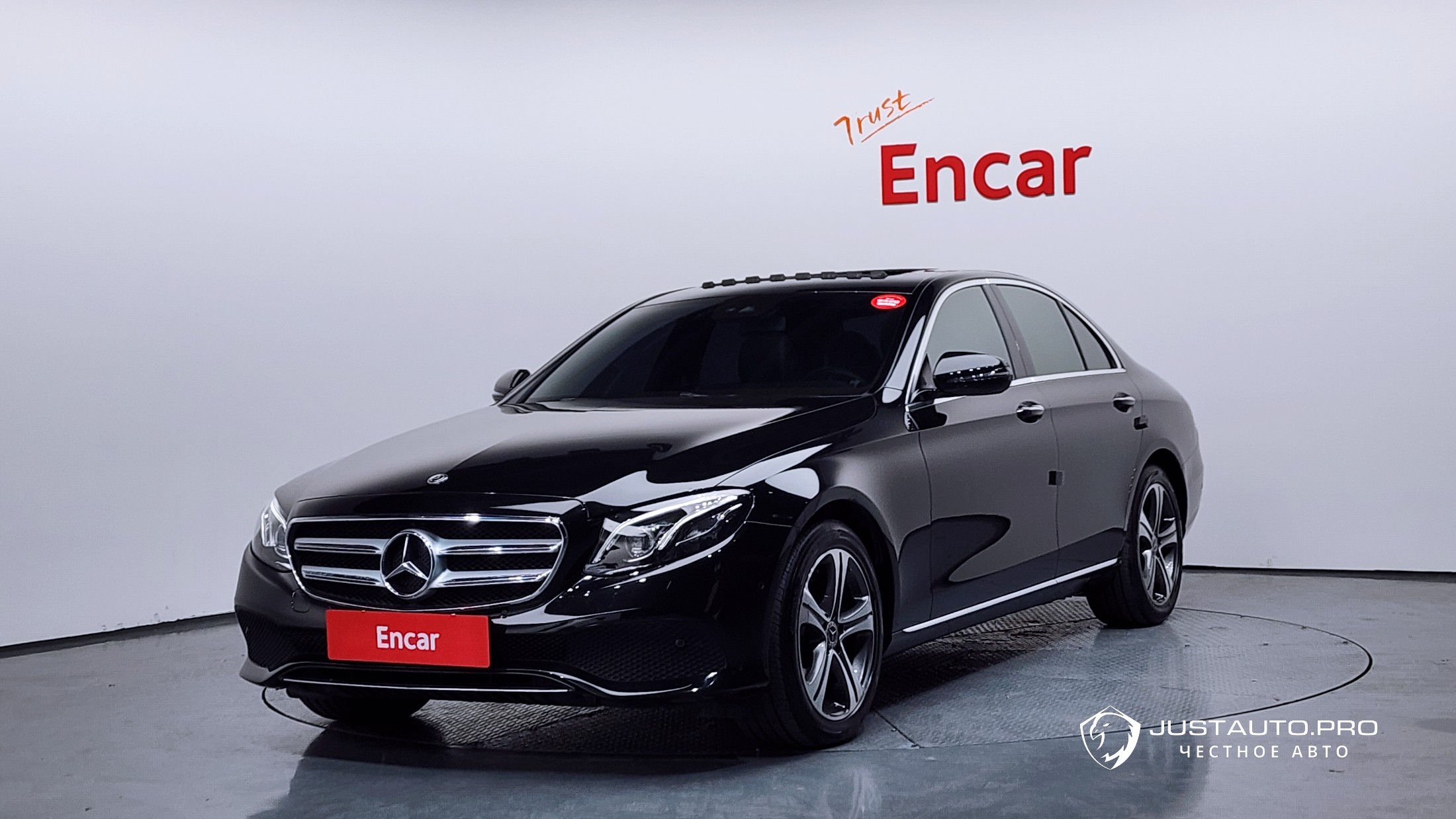 Автомобиль Mercedes-Benz E-Class