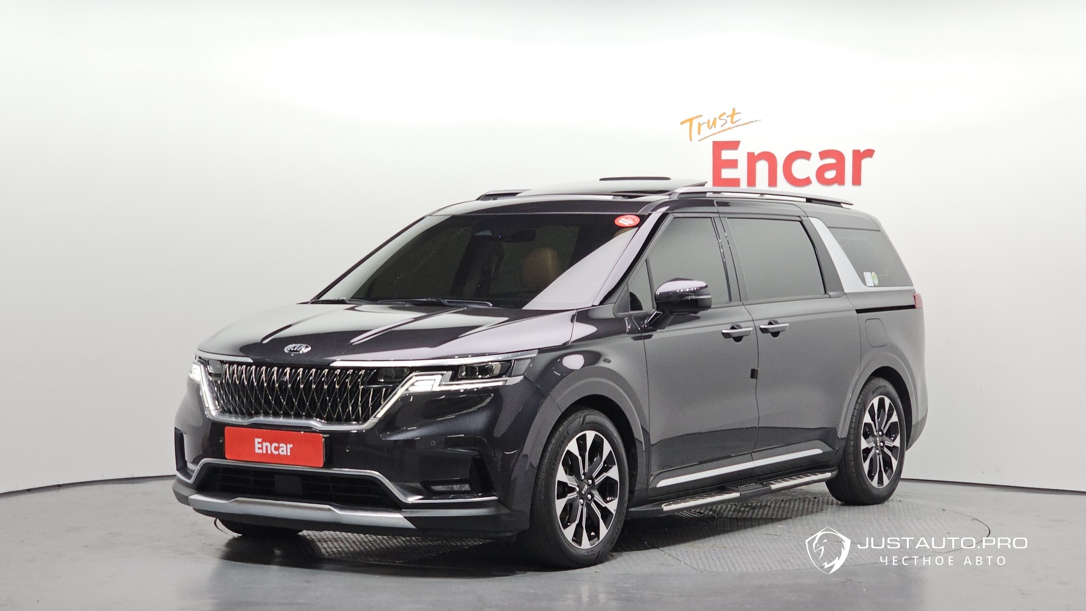 Автомобиль Kia Canival