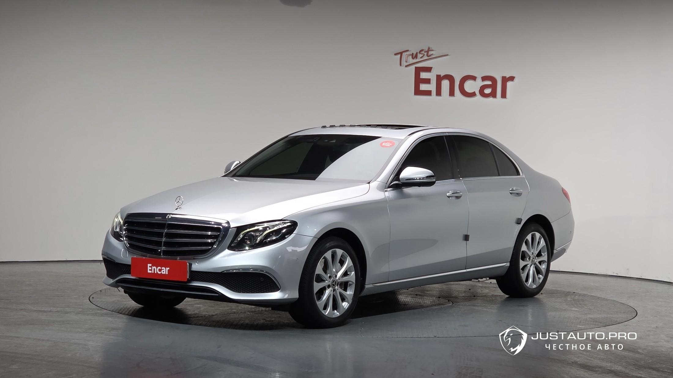 Автомобиль Mercedes-Benz E-Class