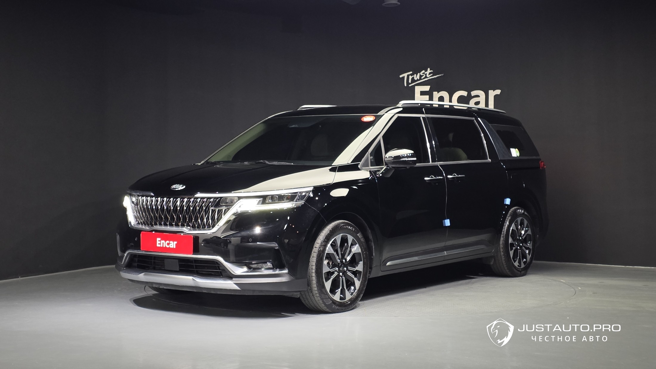 Автомобиль Kia Canival