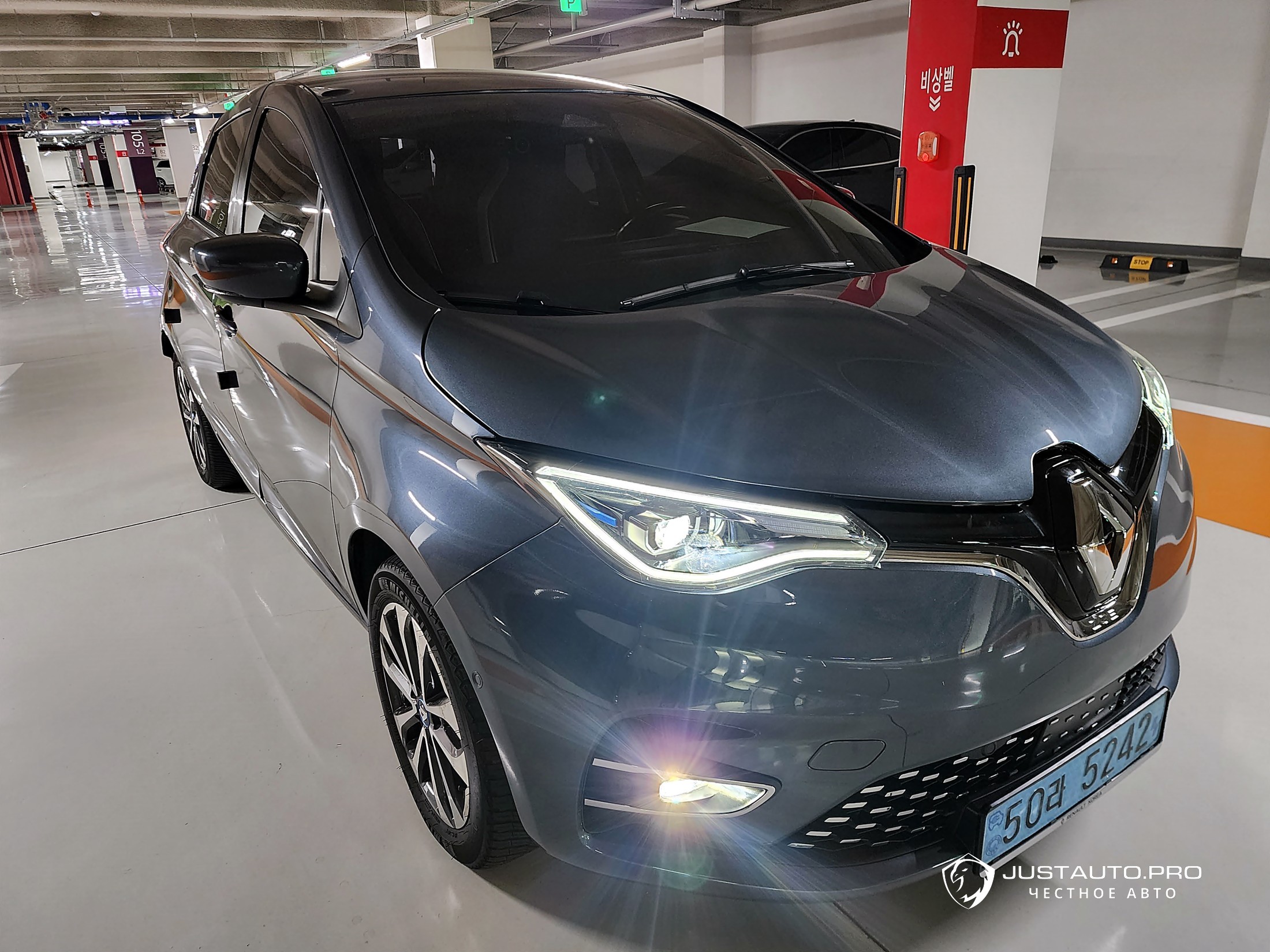 Автомобиль Renault-KoreaSamsung Zoe
