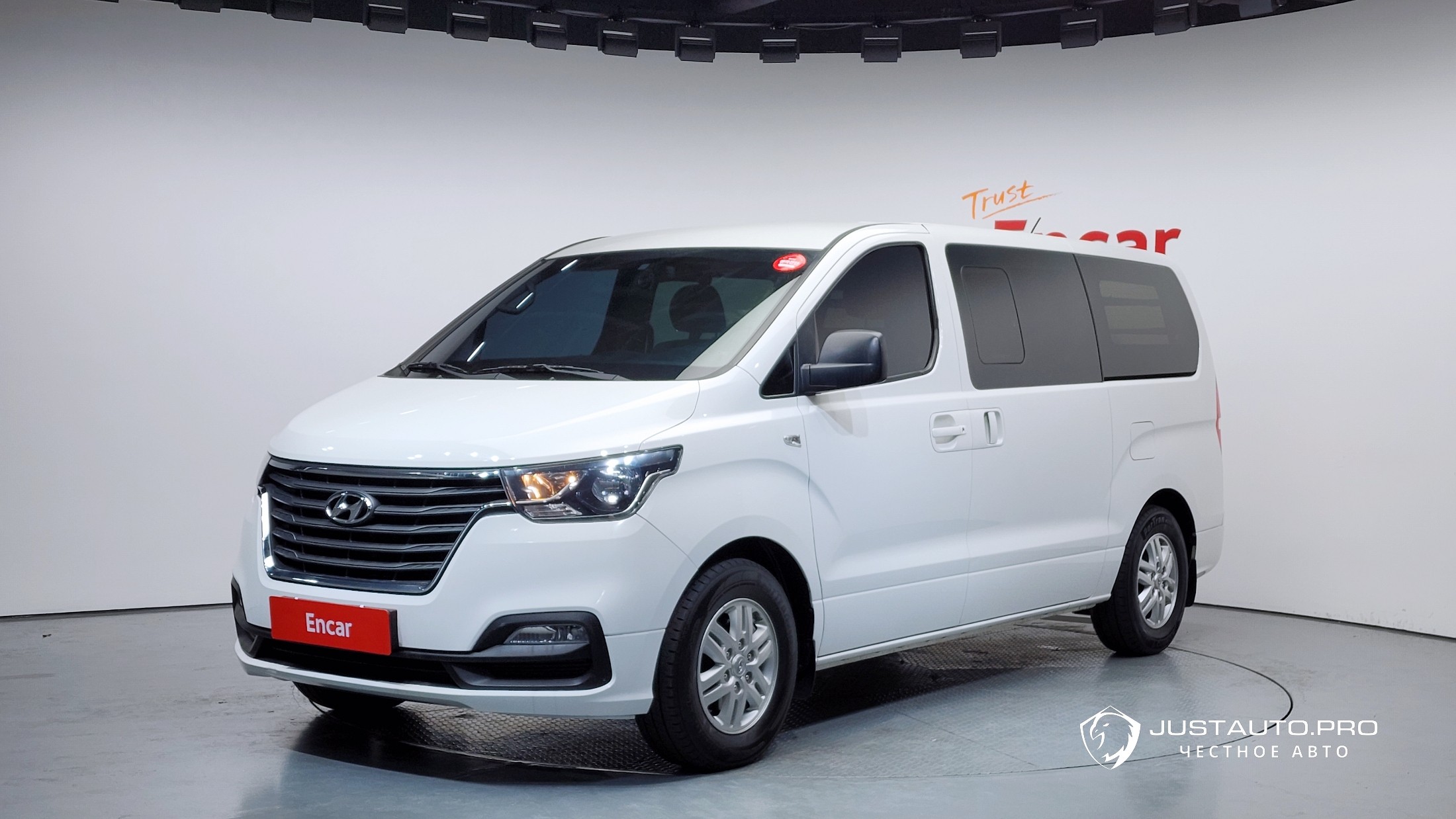 Автомобиль Hyundai Starex