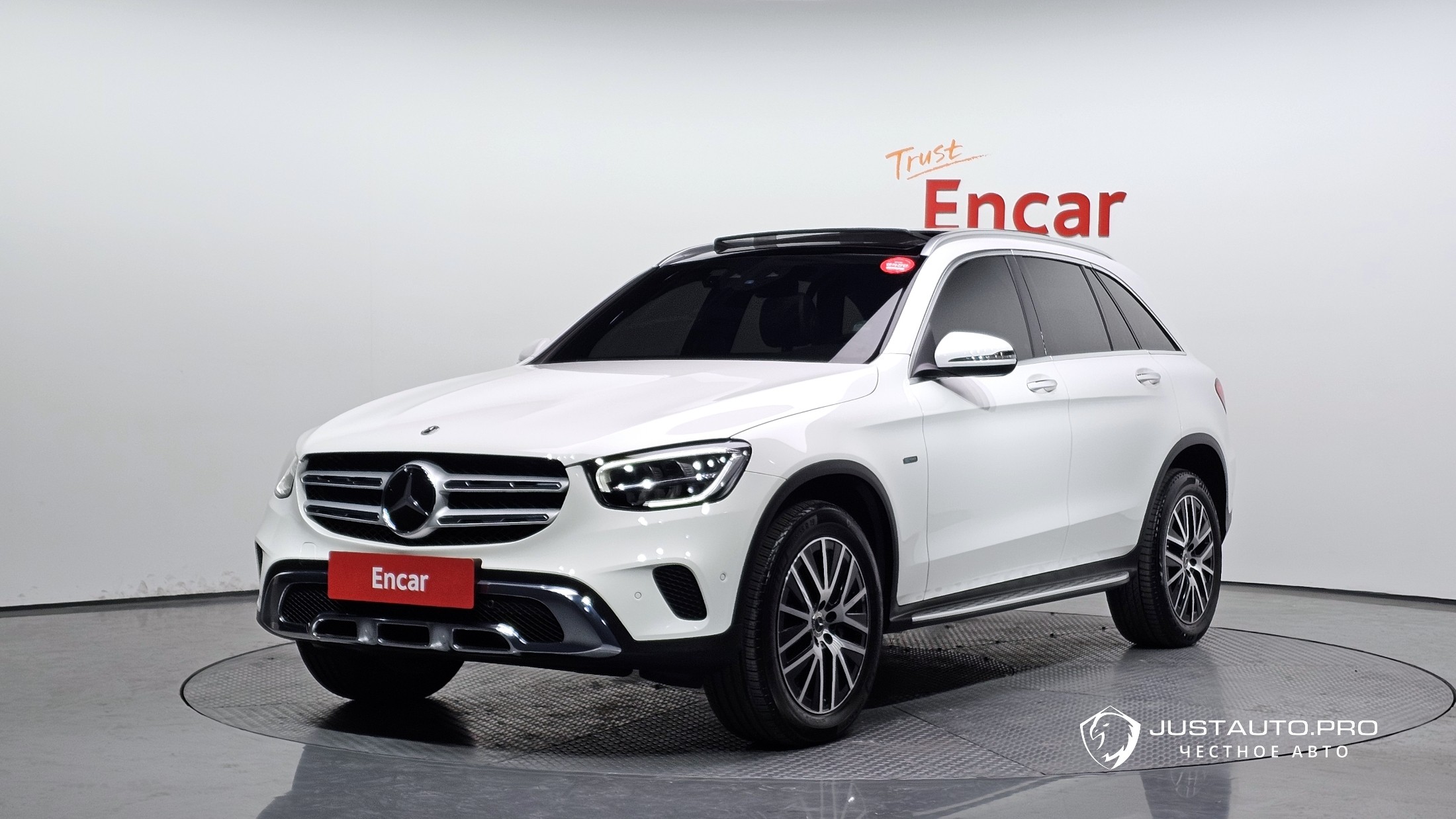 Автомобиль Mercedes-Benz GLC-Class