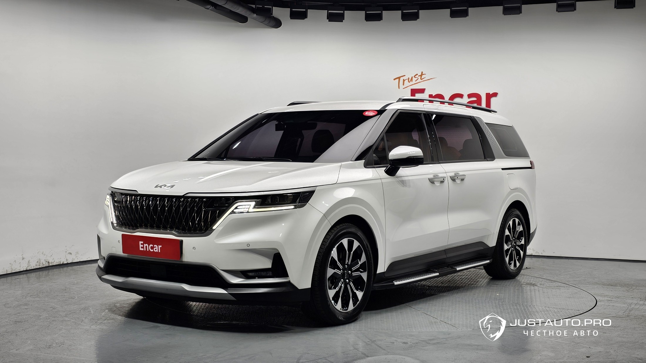 Автомобиль Kia Canival