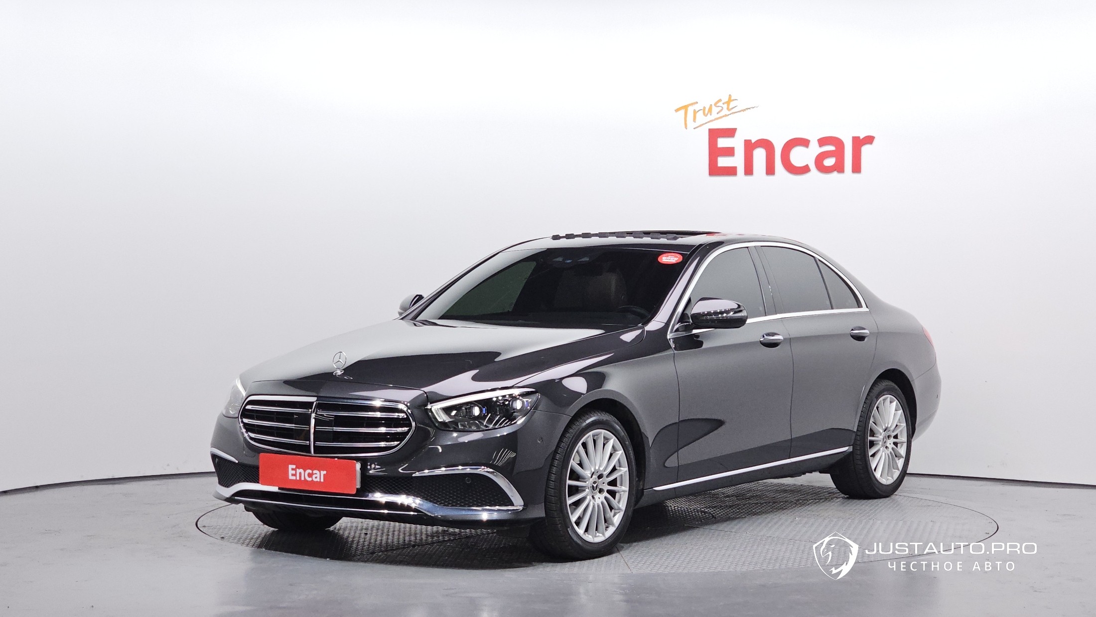 Автомобиль Mercedes-Benz E-Class