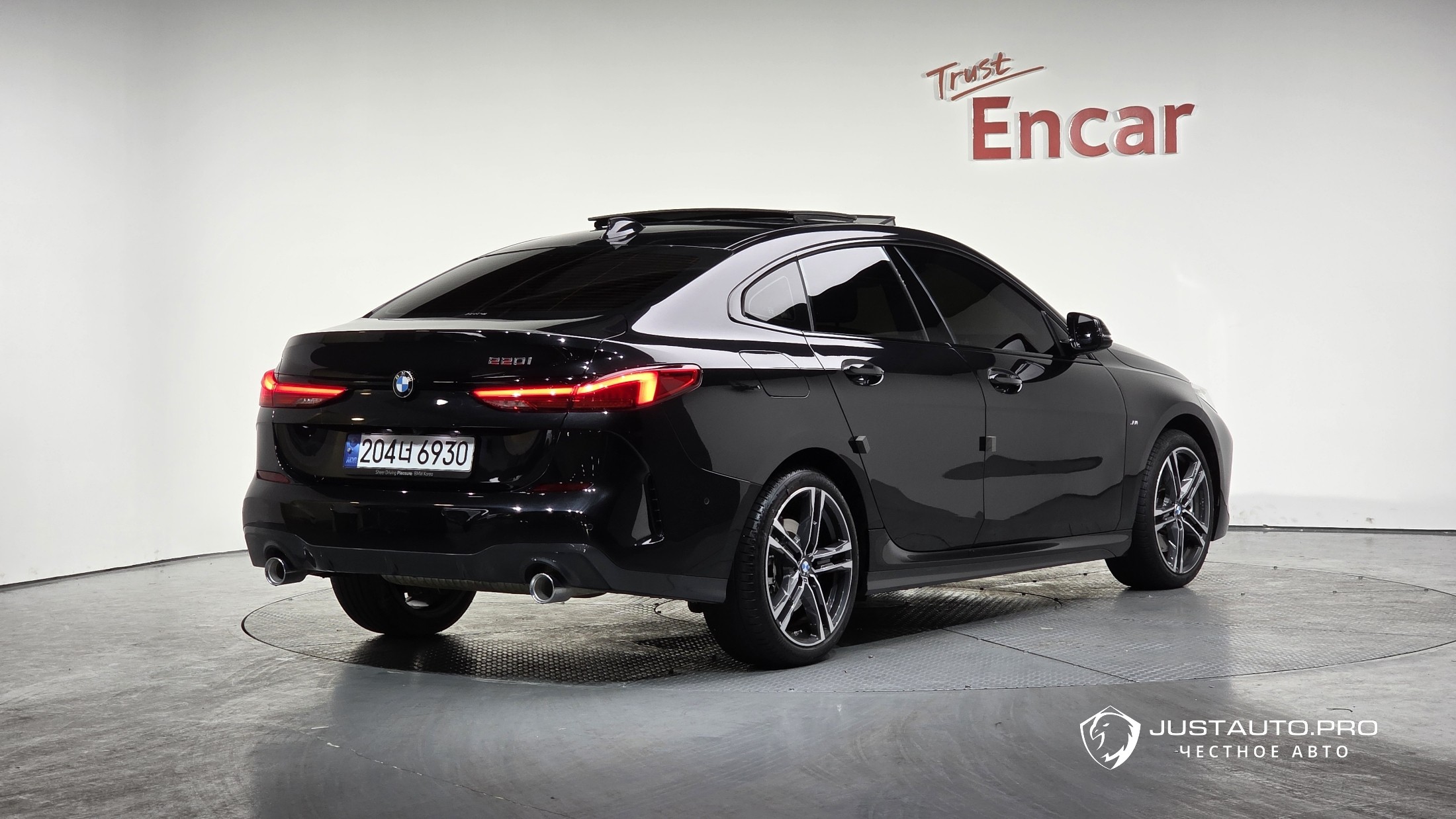 Автомобиль BMW 2-Series