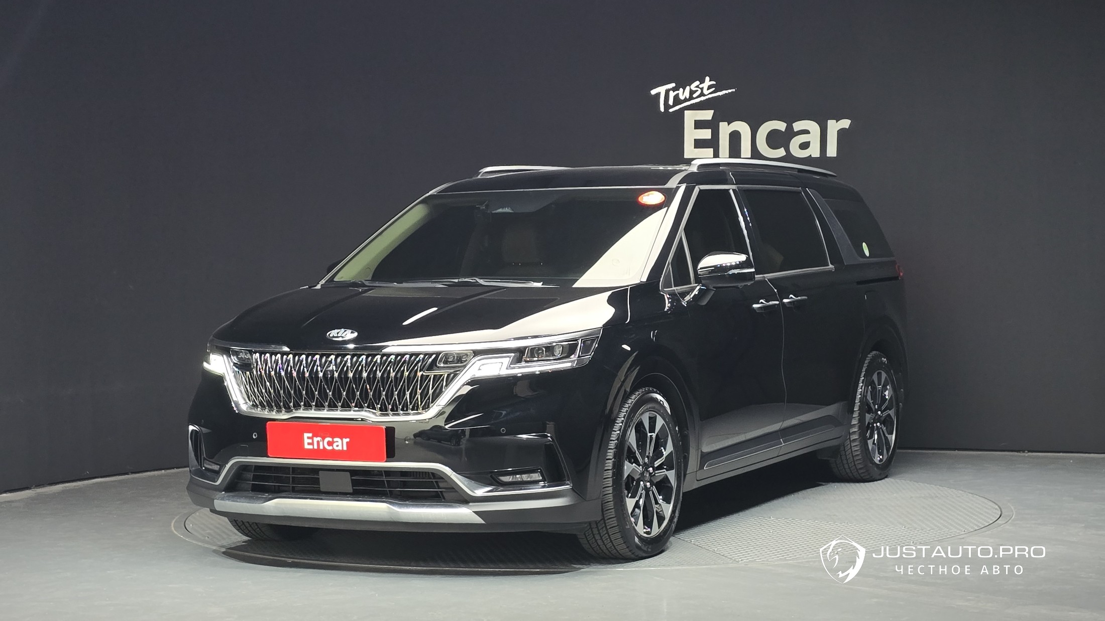 Автомобиль Kia Canival