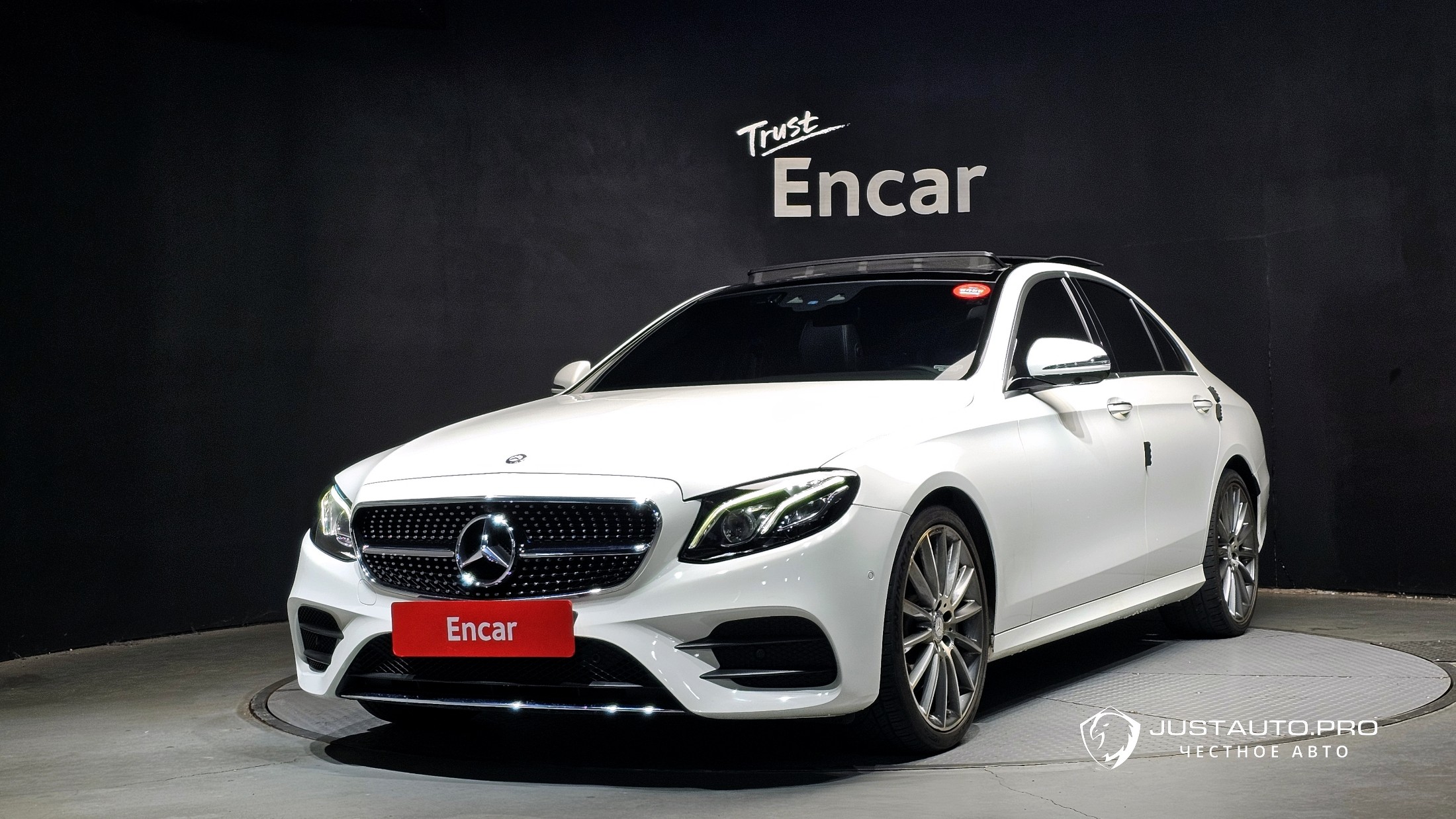 Автомобиль Mercedes-Benz E-Class