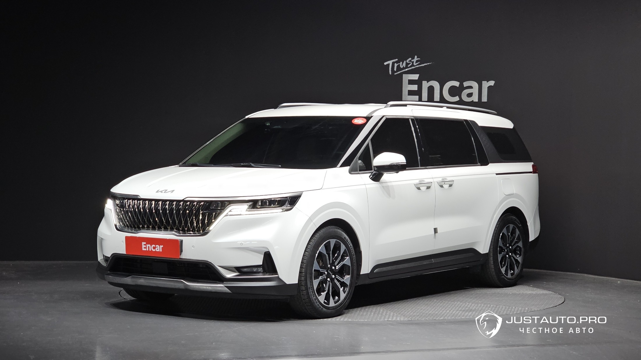 Автомобиль Kia Canival