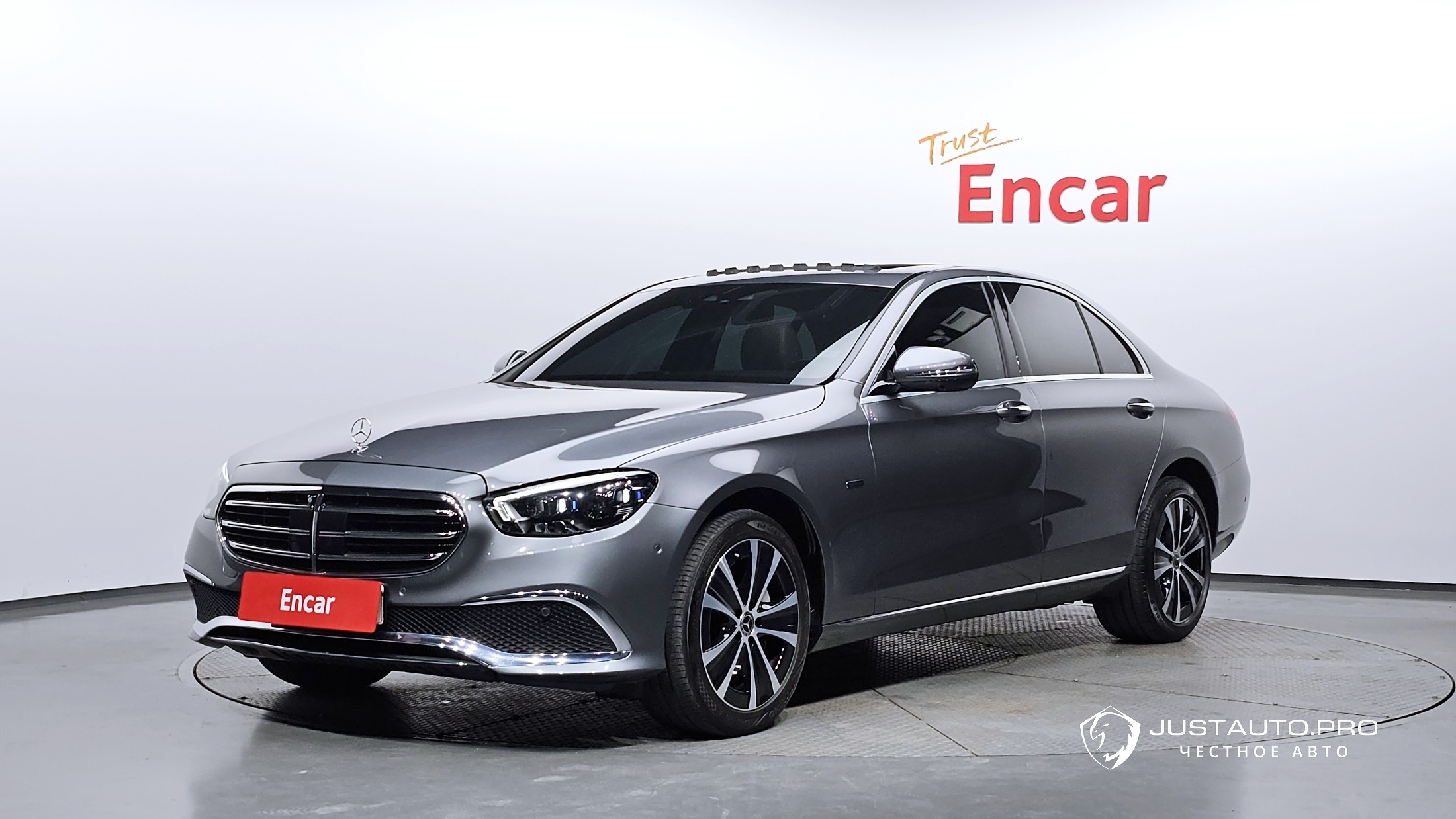 Автомобиль Mercedes-Benz E-Class