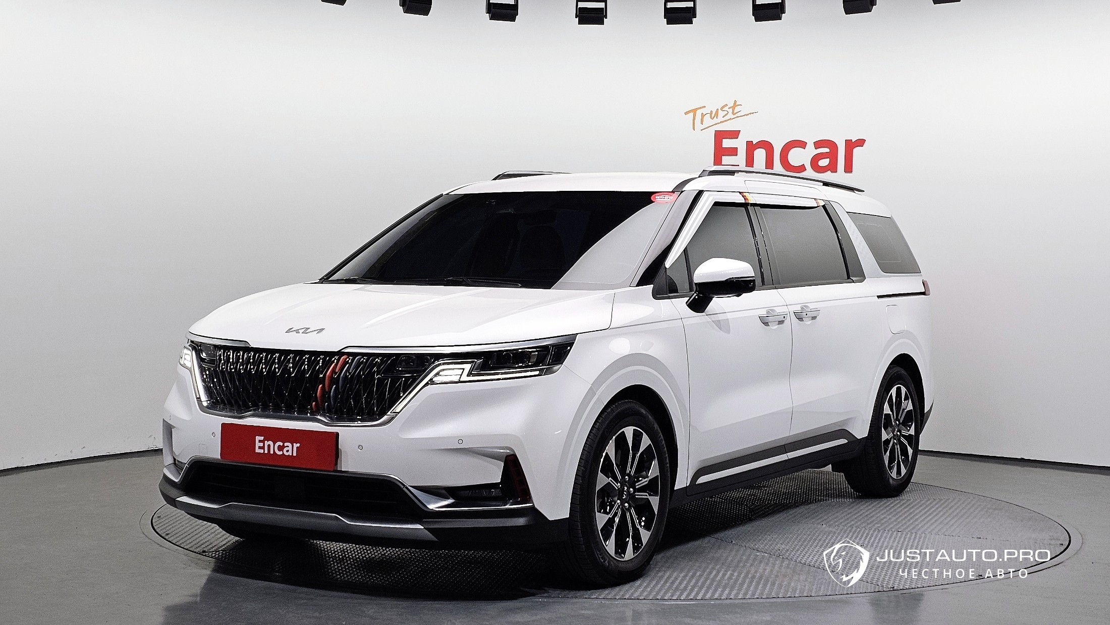 Автомобиль Kia Canival