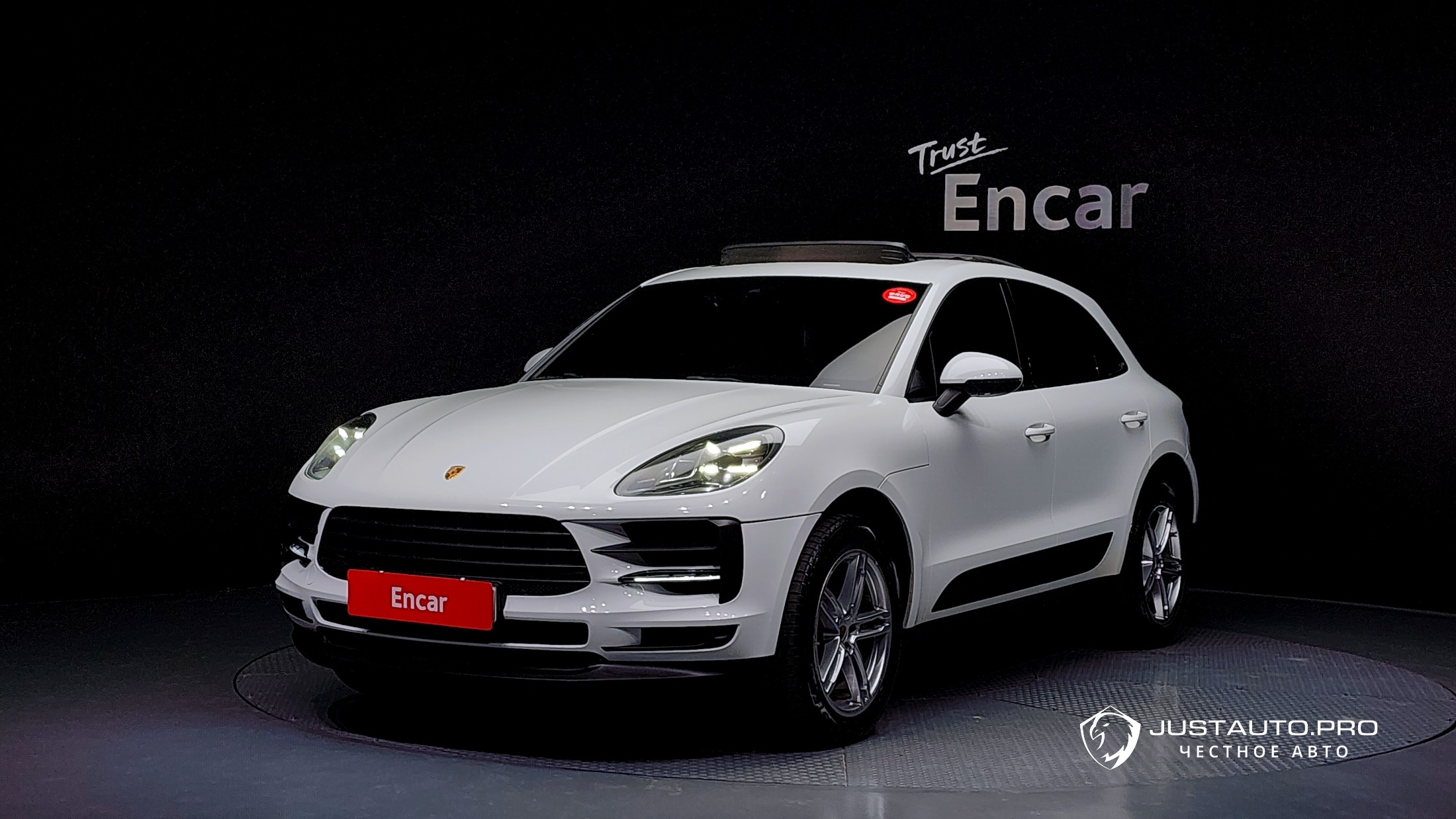 Автомобиль Porsche Macan
