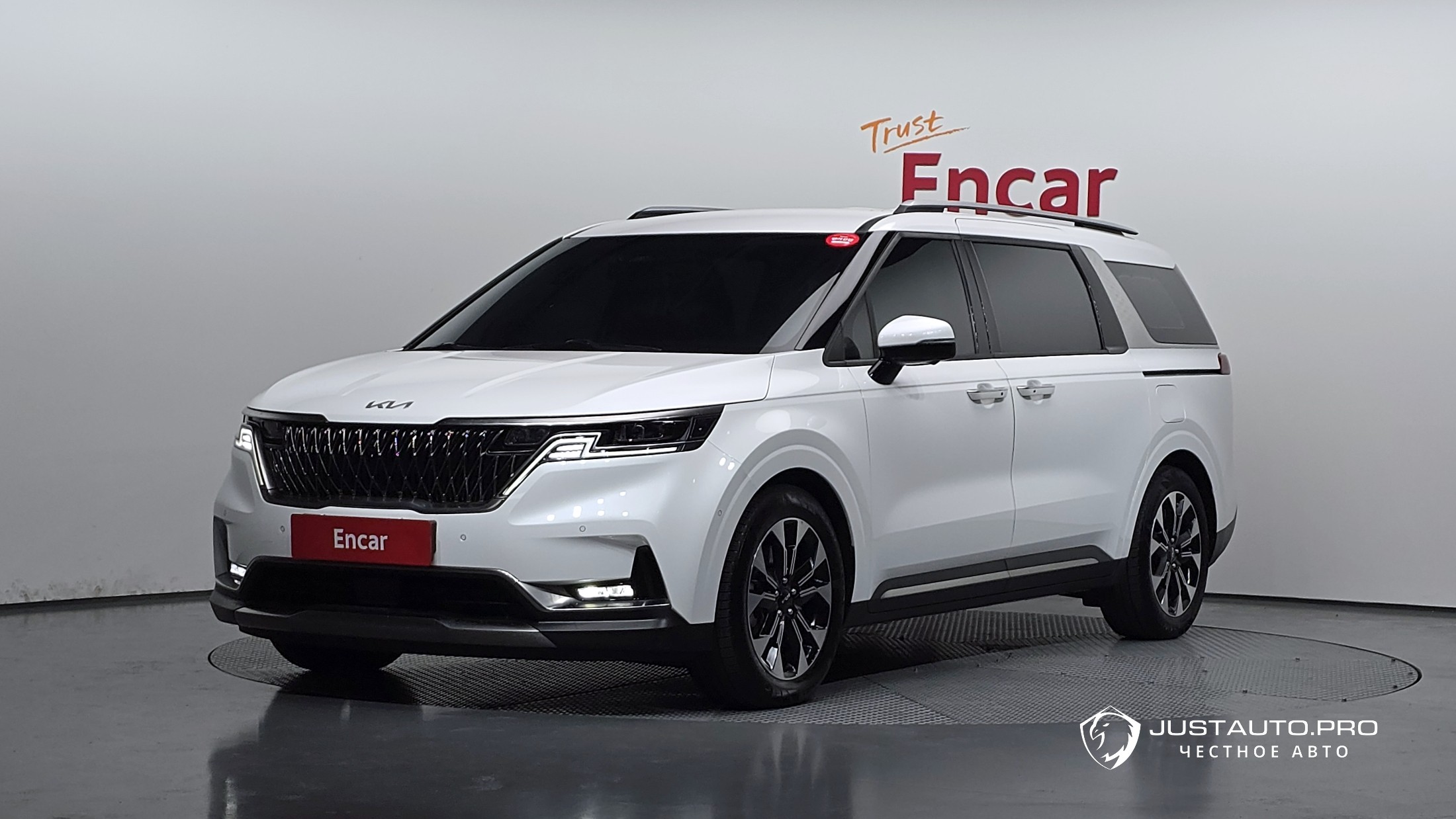 Автомобиль Kia Canival