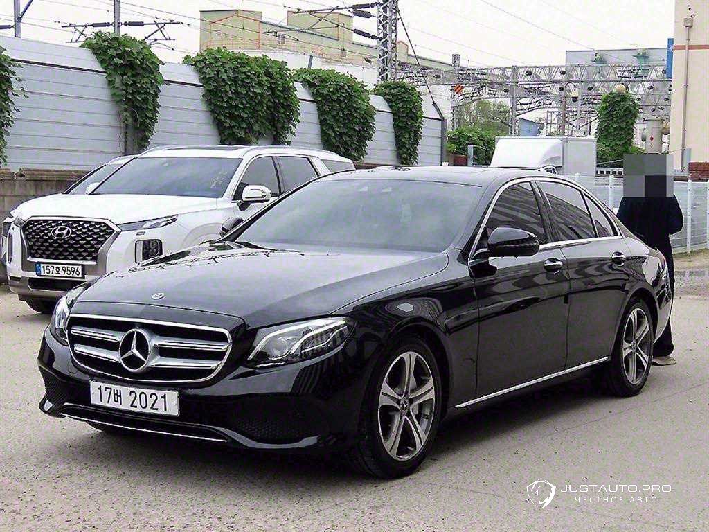 Автомобиль Mercedes-Benz E-Class