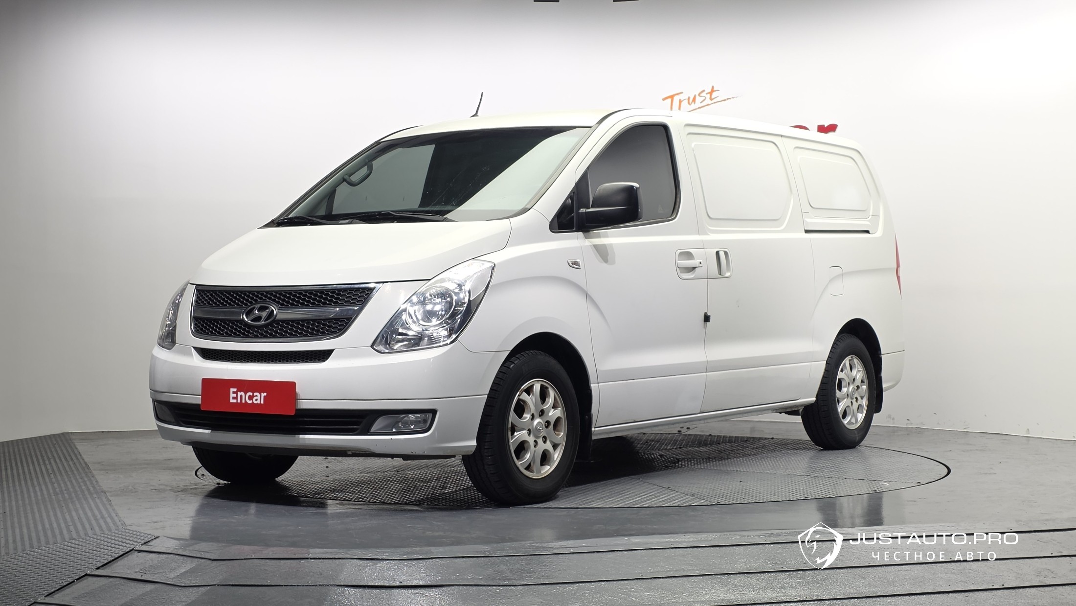 Автомобиль Hyundai Starex