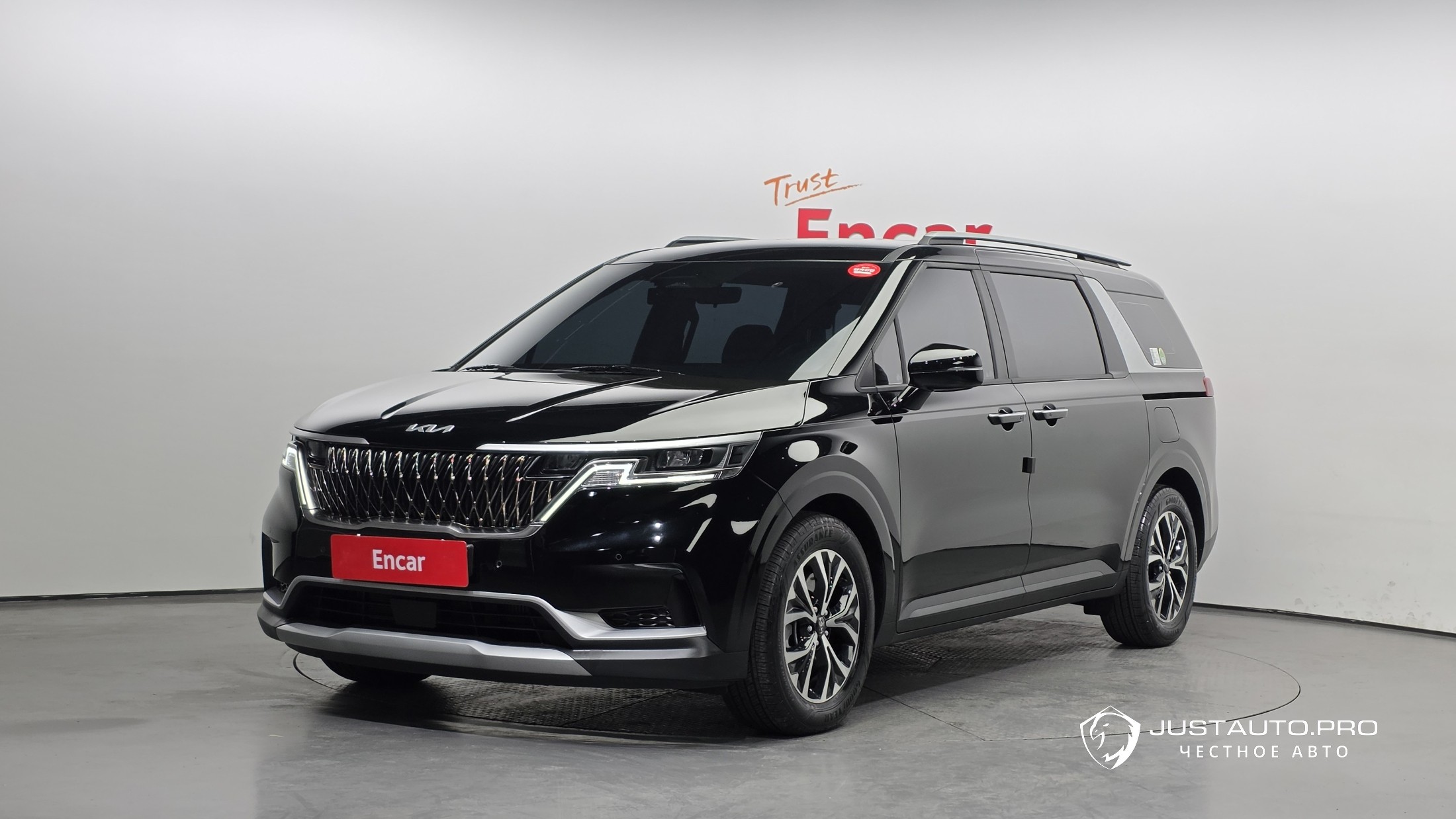 Автомобиль Kia Canival