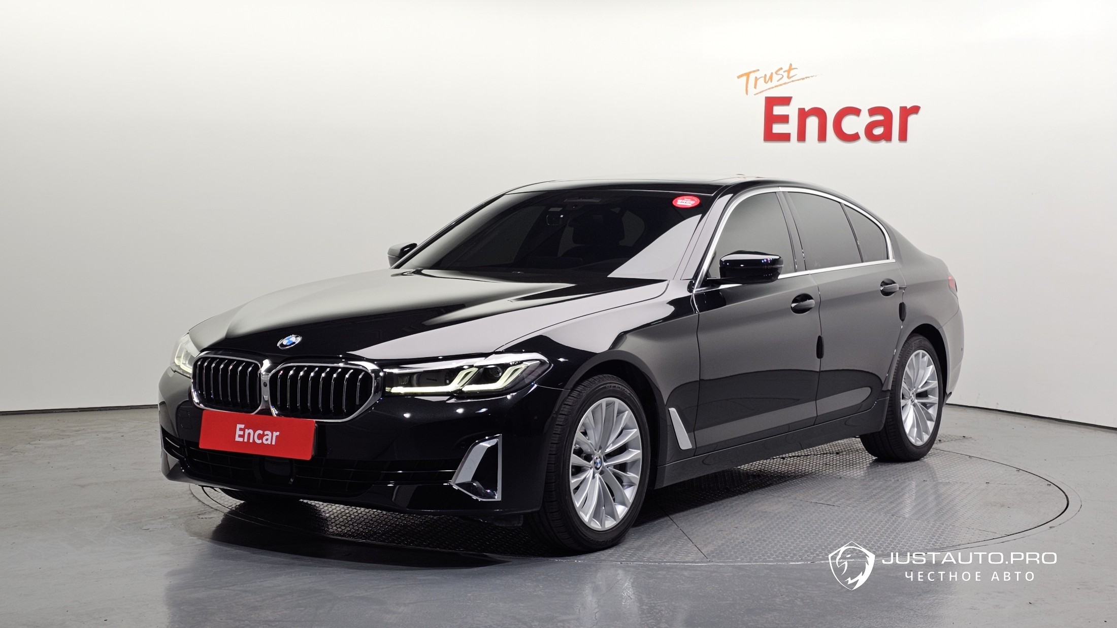 Автомобиль BMW 5-Series