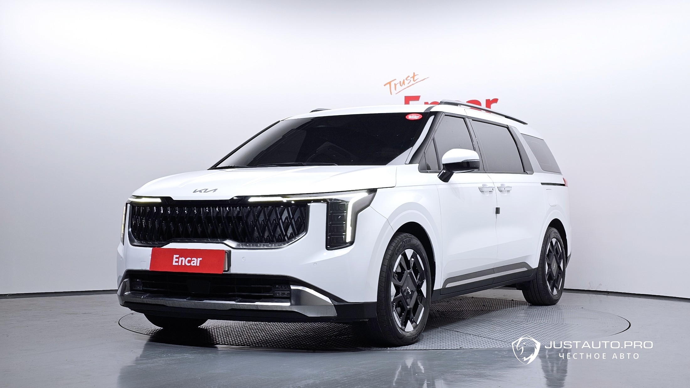 Автомобиль Kia Canival