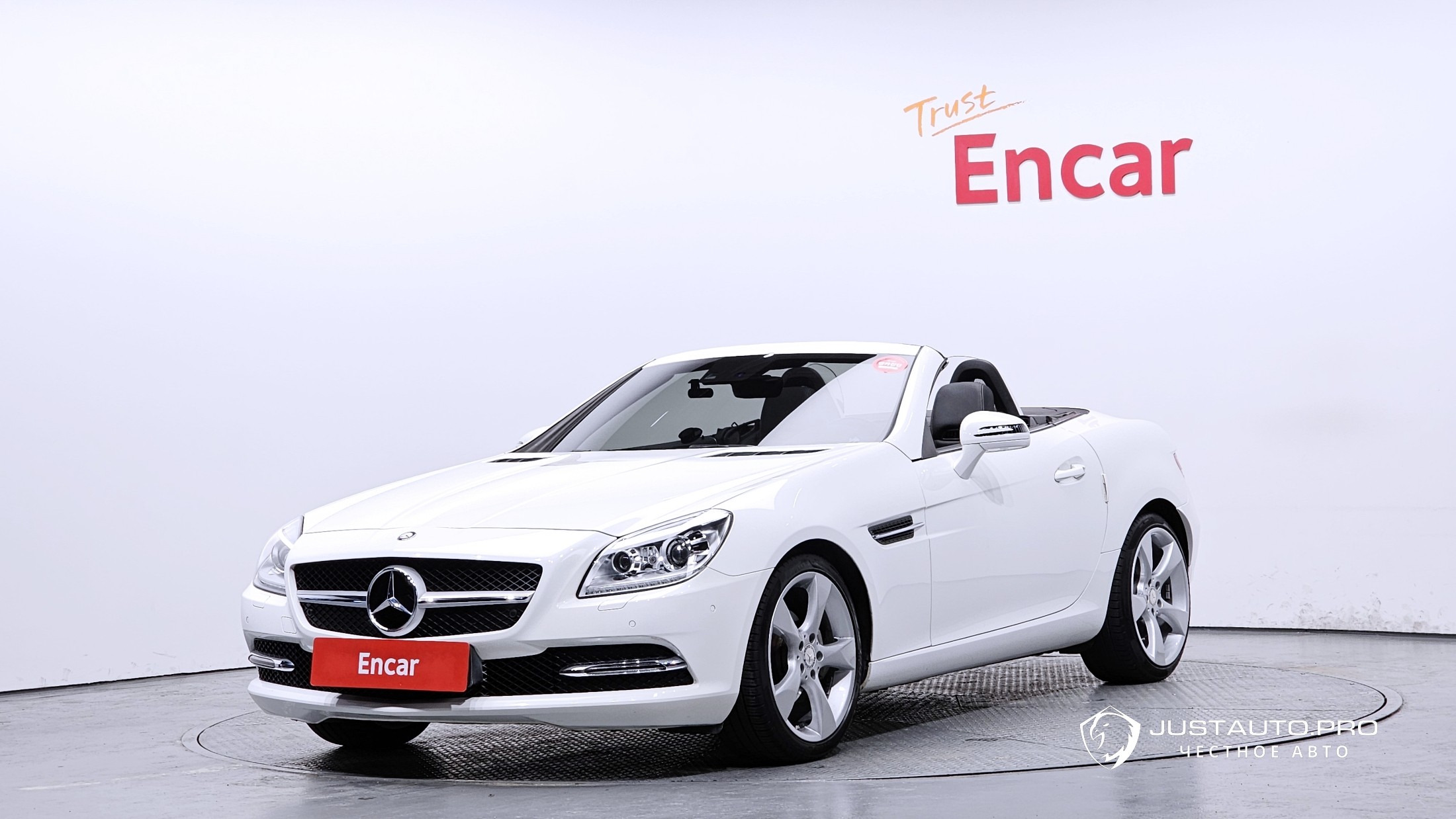 Автомобиль Mercedes-Benz SLK-Class