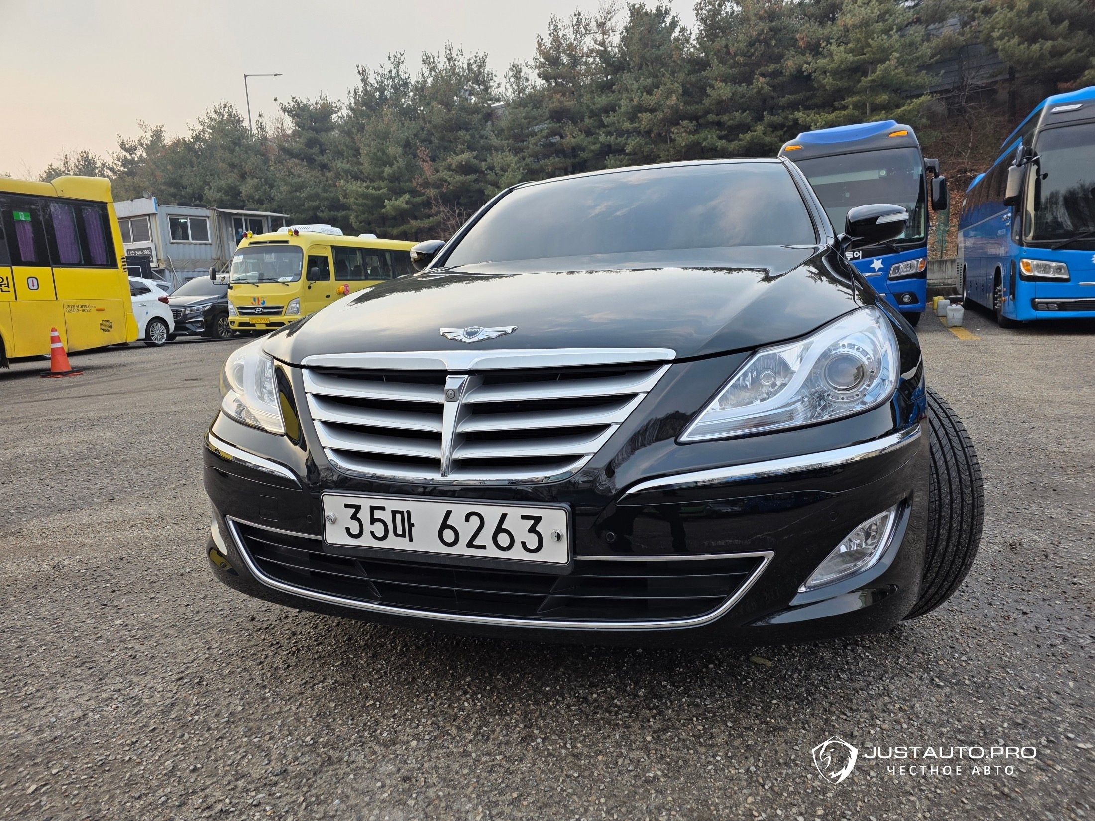 Автомобиль Hyundai Genesis