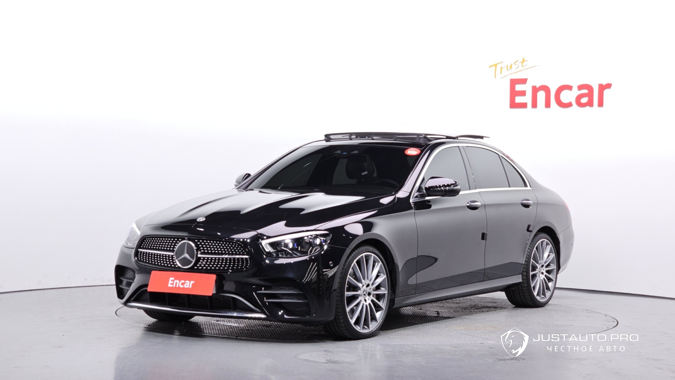 Автомобиль Mercedes-Benz E-Class