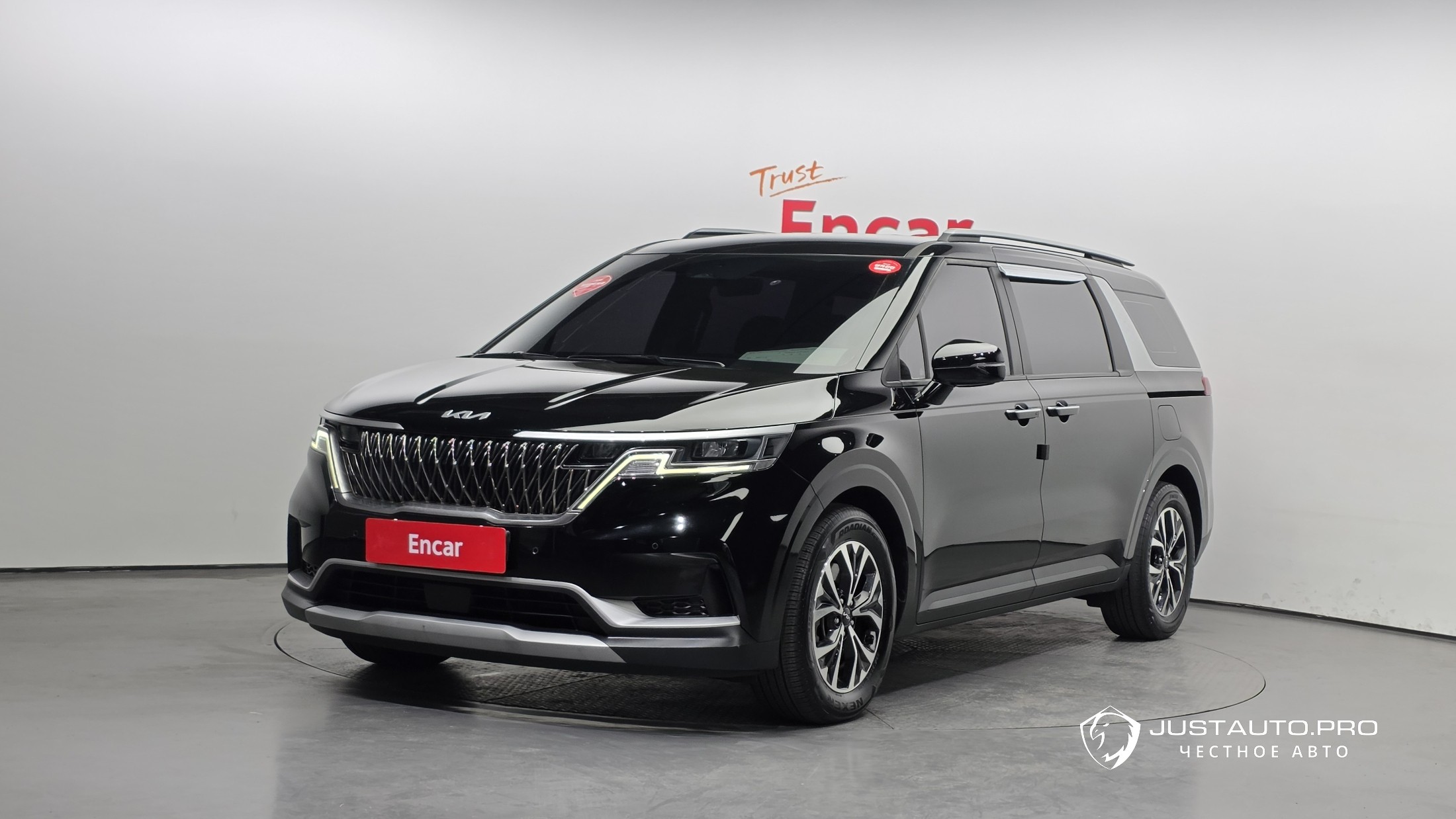 Автомобиль Kia Canival