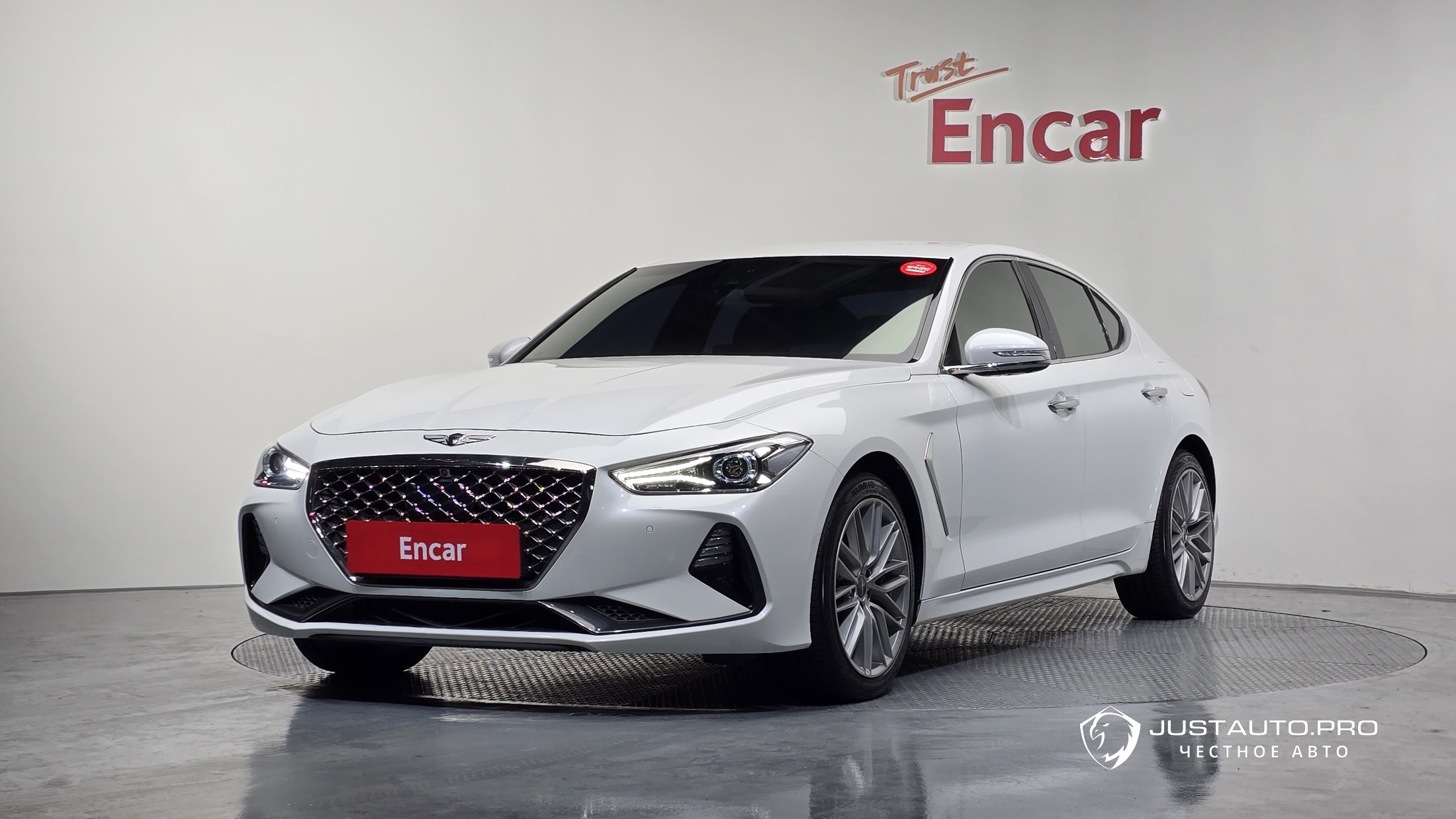 Автомобиль Genesis G70