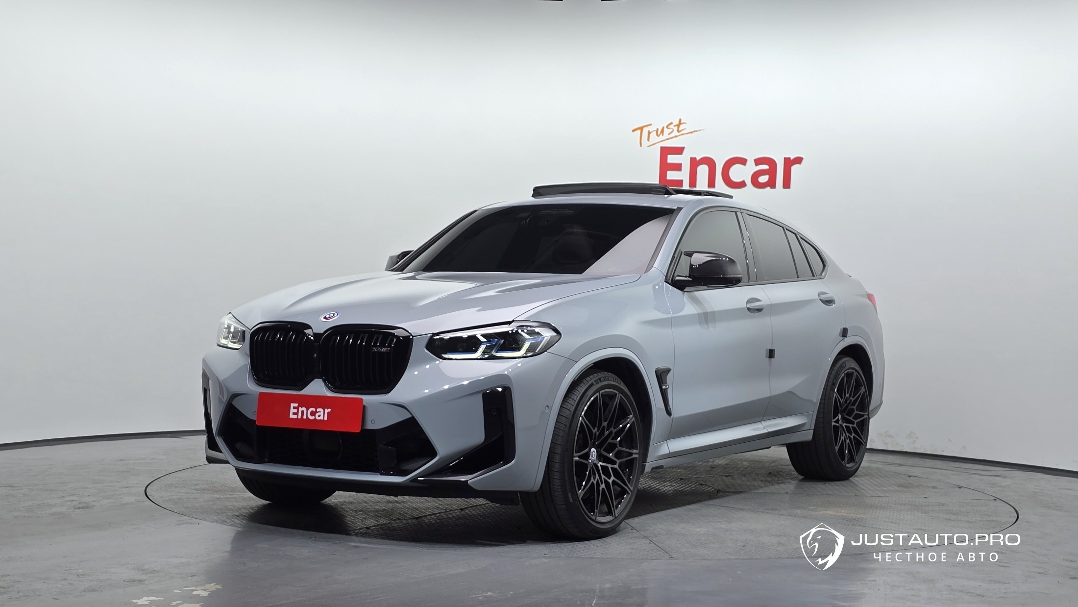 Автомобиль BMW X4M