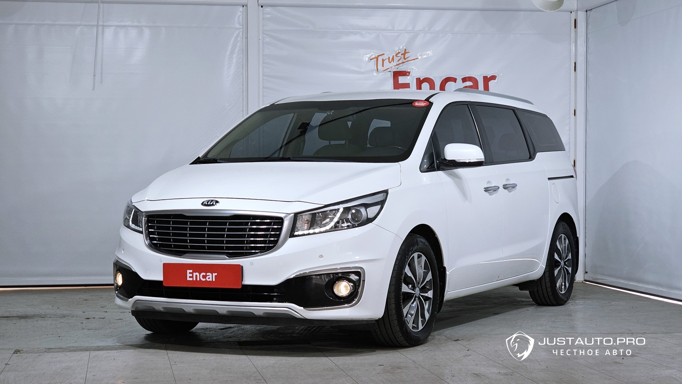 Автомобиль Kia Canival