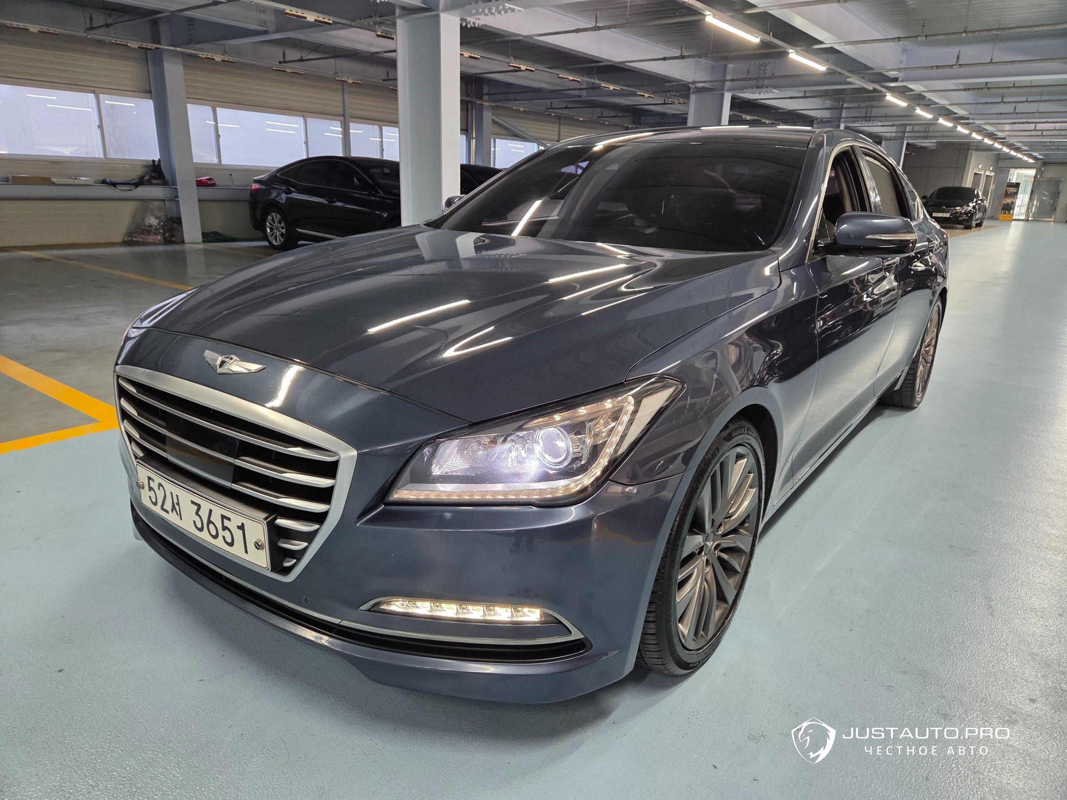 Автомобиль Hyundai Genesis