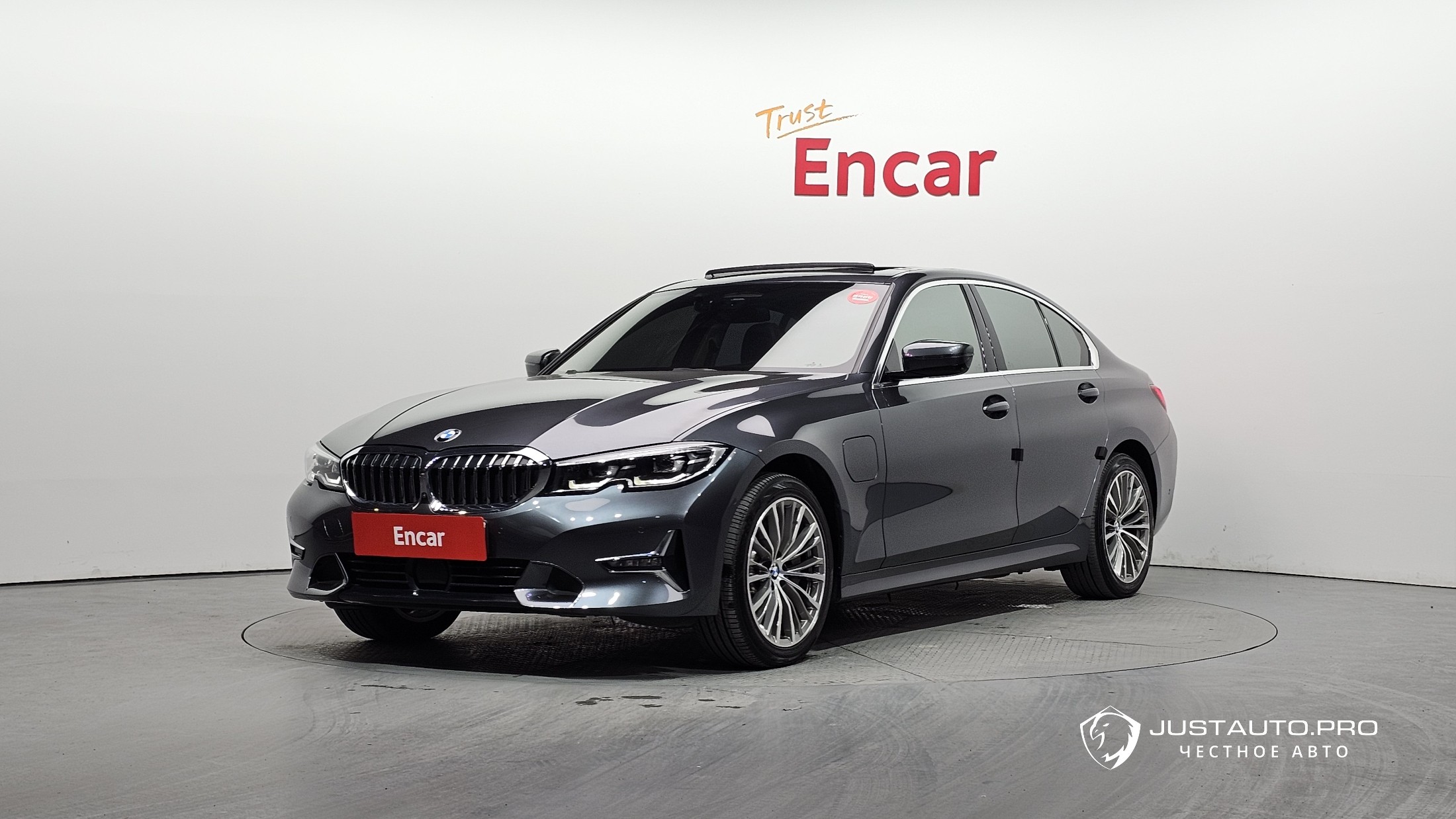 Автомобиль BMW 3-Series