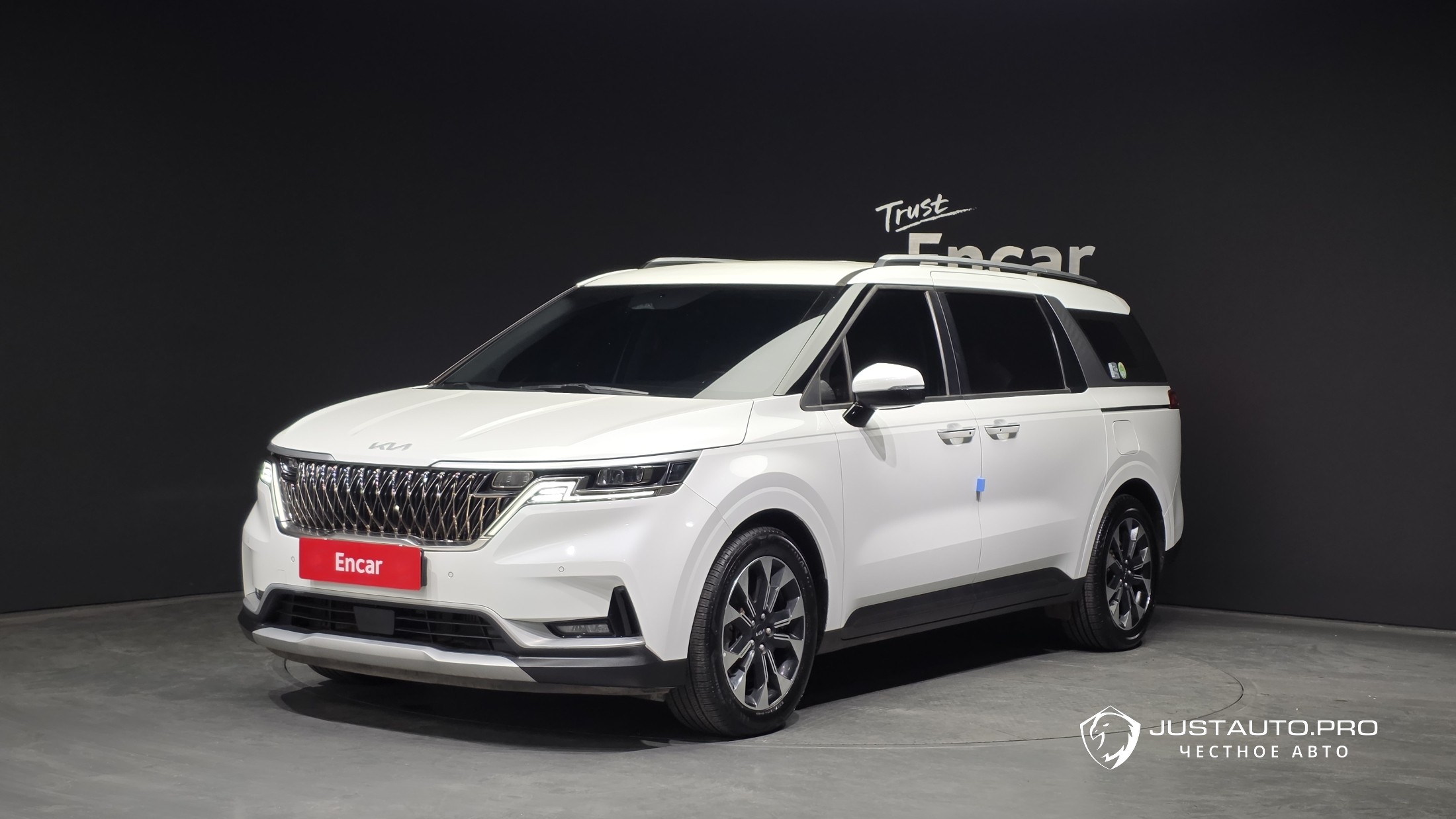 Автомобиль Kia Canival