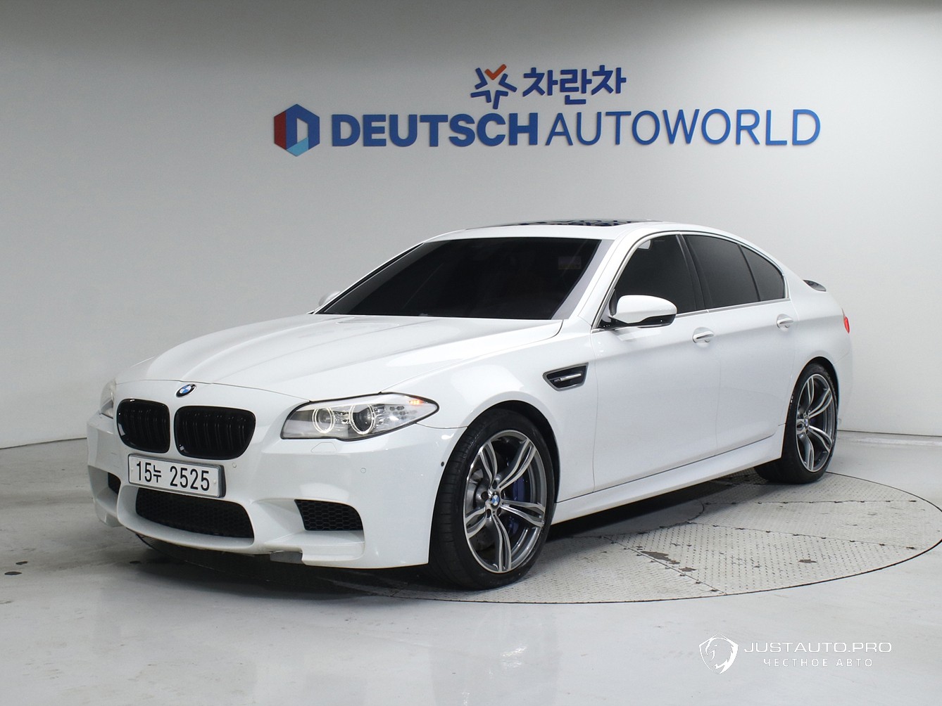 Автомобиль BMW M5