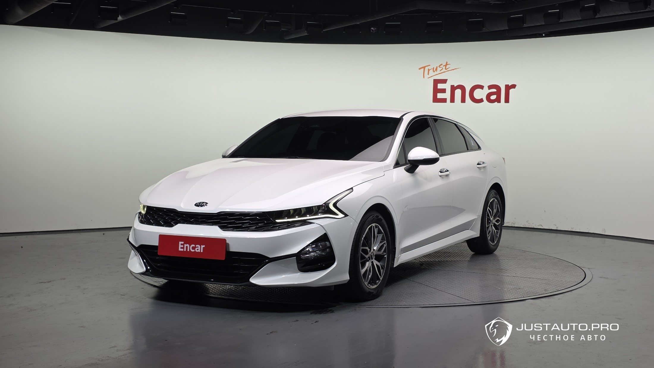 Автомобиль Kia K5