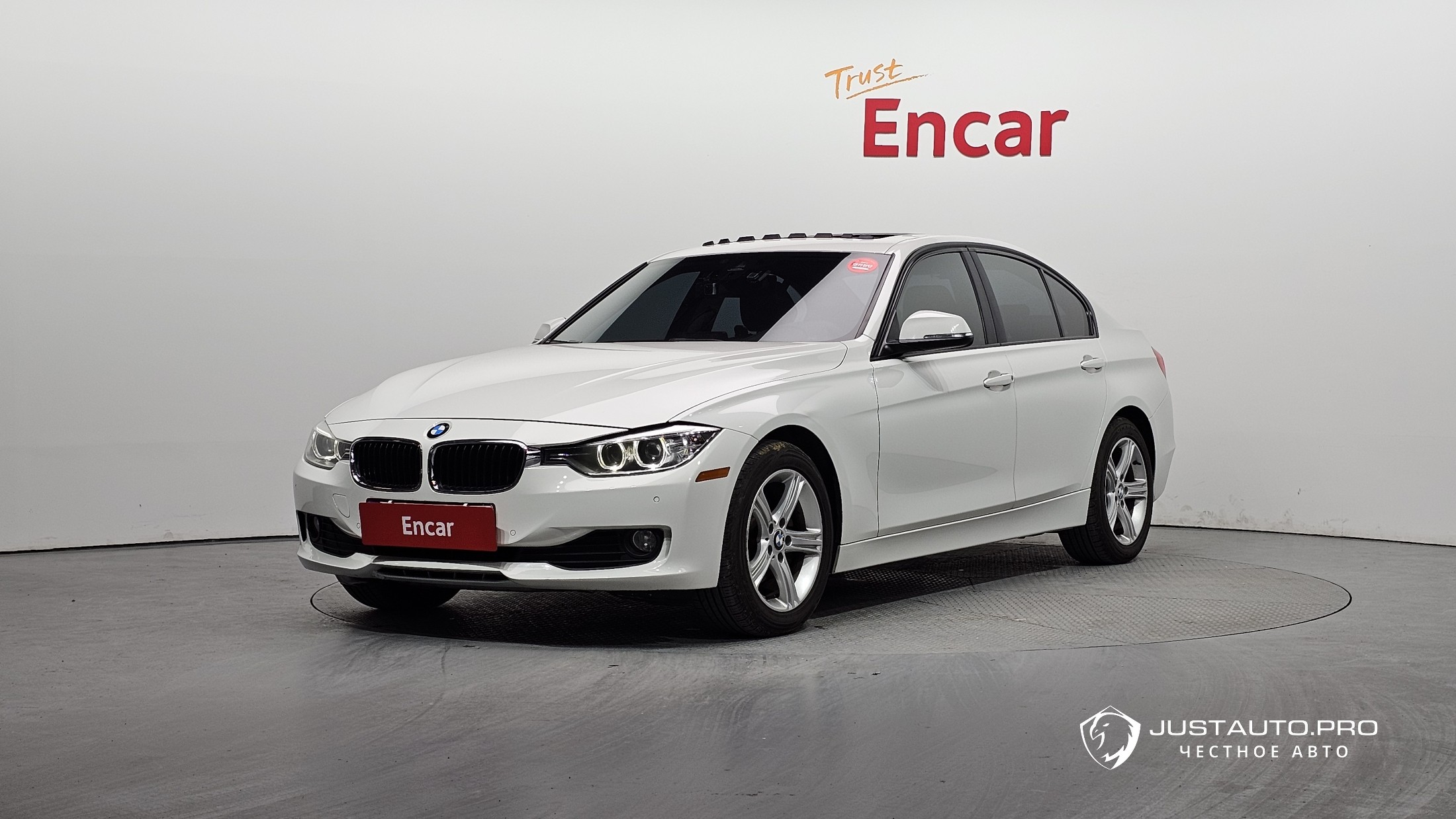 Автомобиль BMW 3-Series