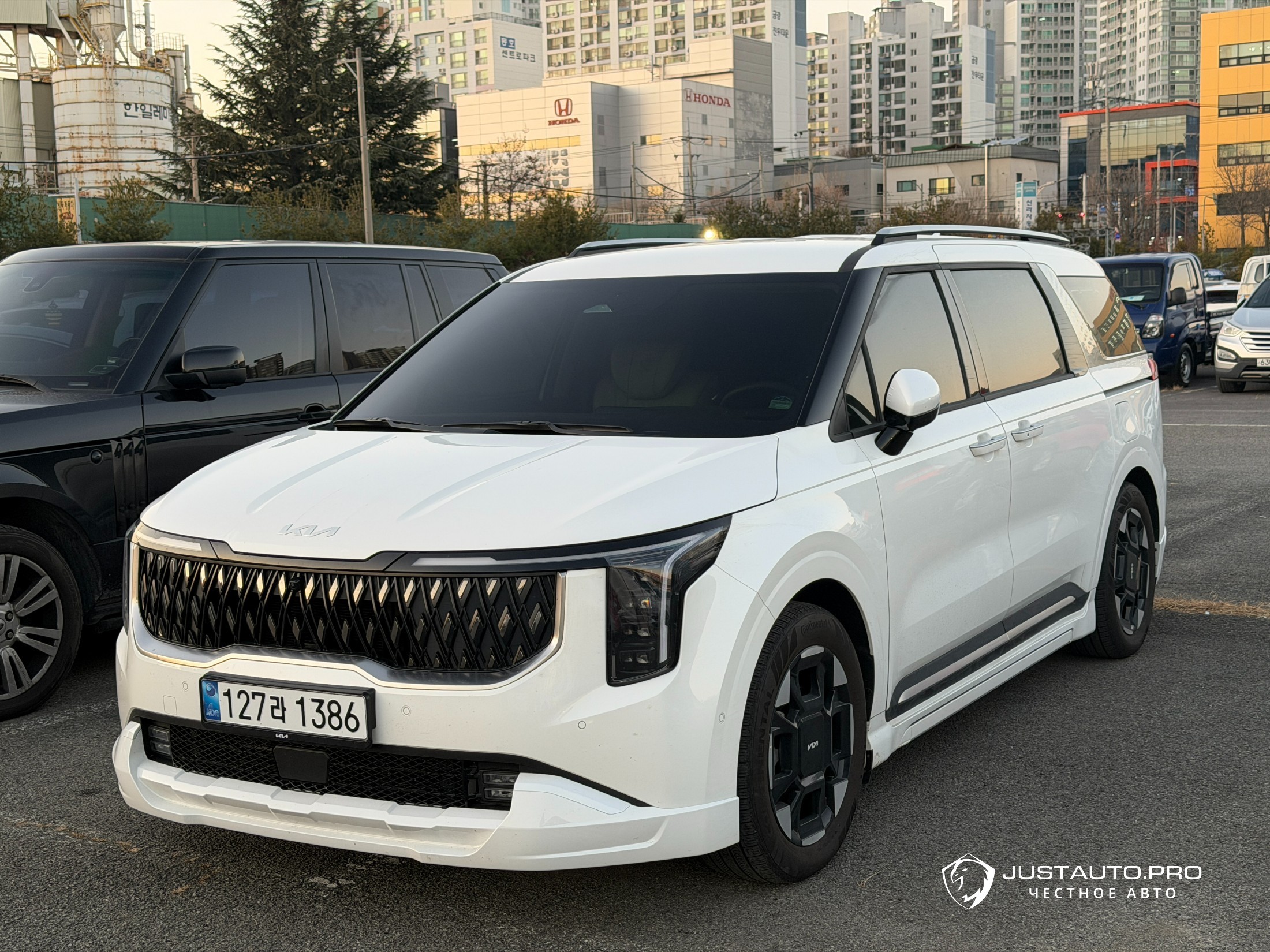 Автомобиль Kia Canival