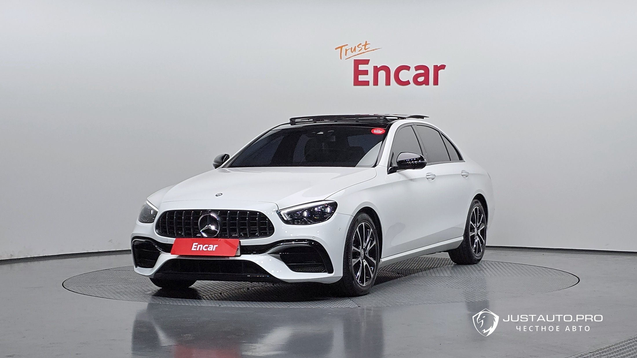 Автомобиль Mercedes-Benz E-Class